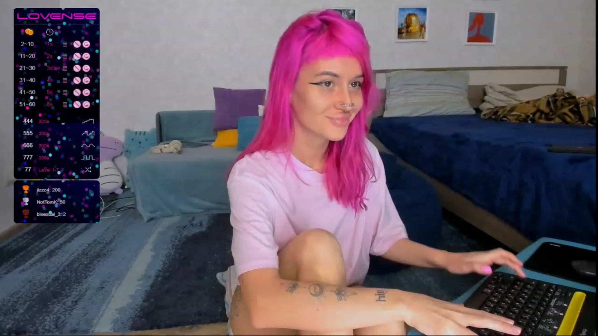Gallery image thumbnail from Pinky_Chlo's myfreecams stream on, 12/19/2022, 13:53 image 16 of 20