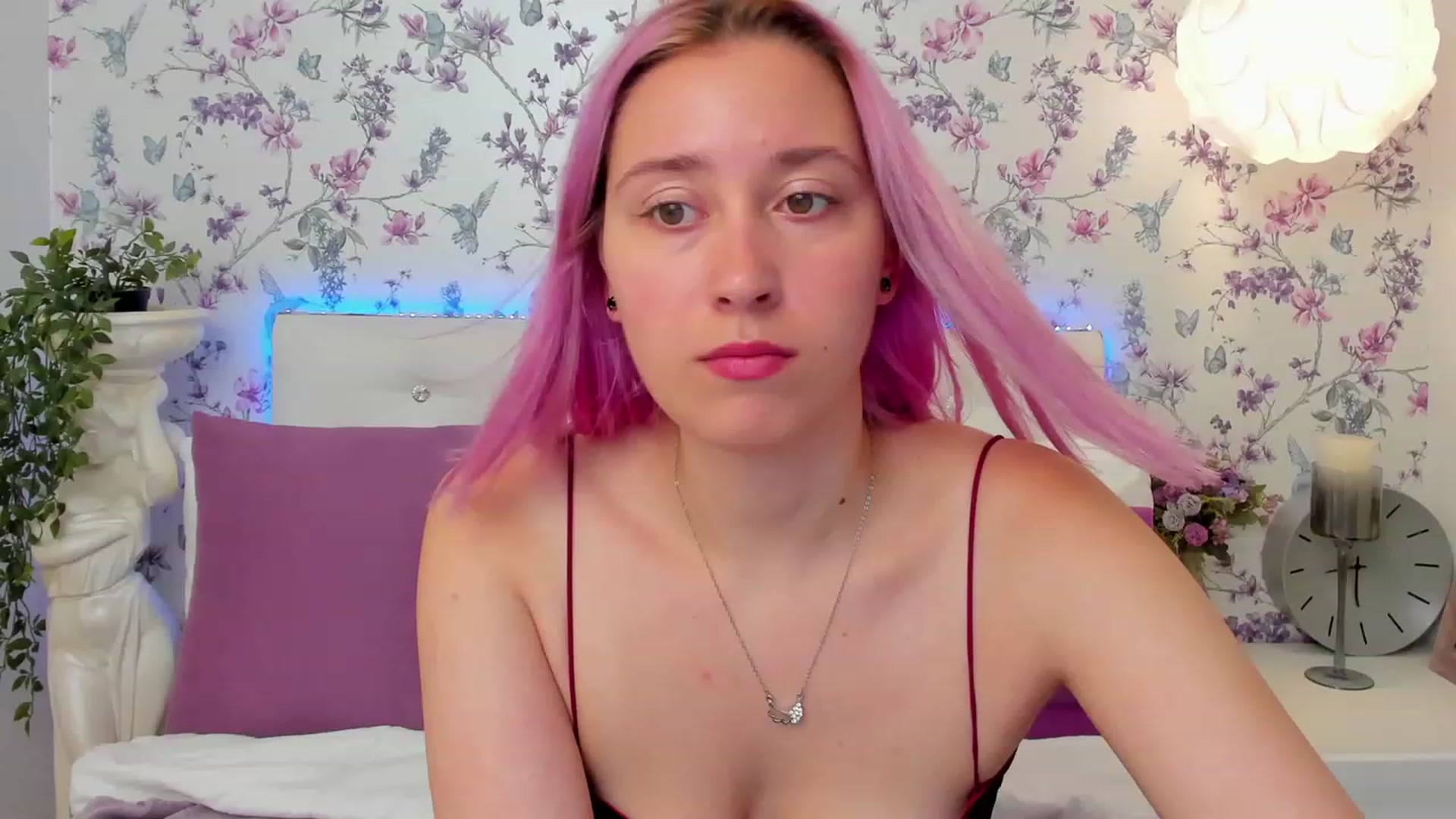 Gallery image thumbnail from PiperHart's myfreecams stream on, 08/06/2023, 19:03 image 11 of 20