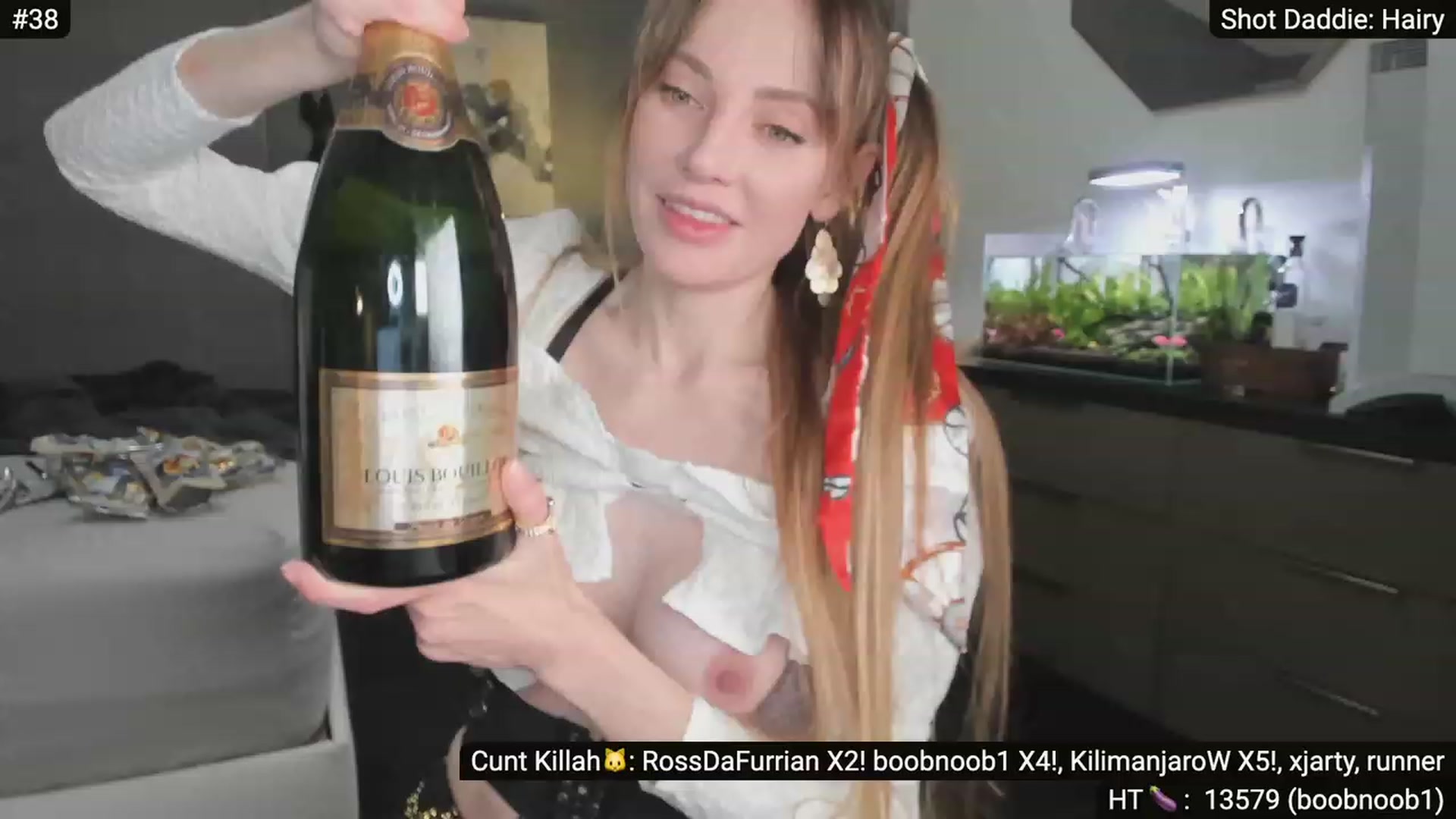 Gallery image thumbnail from PirateBooty's myfreecams stream on, 11/01/2023, 07:34 image 18 of 20