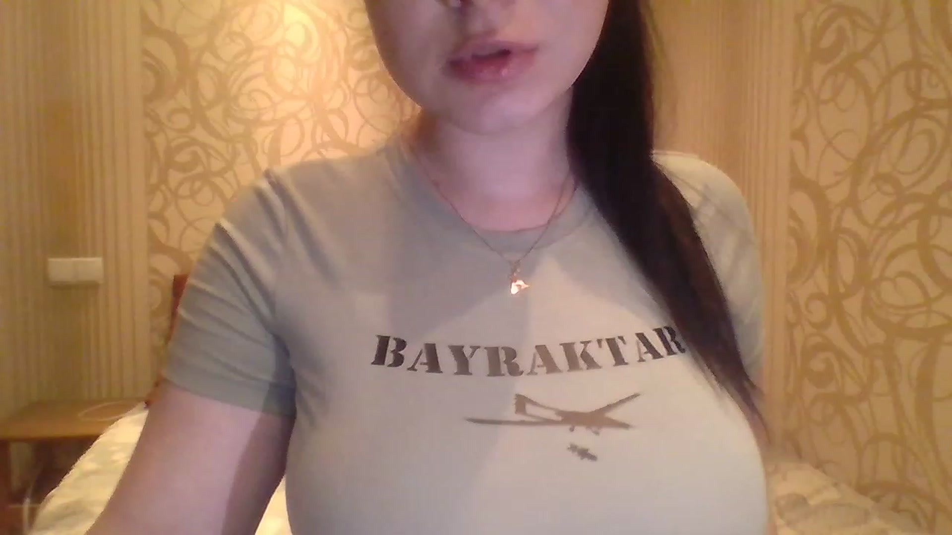 Gallery image thumbnail from Pismina_Ann's myfreecams stream on, 05/06/2023, 17:22 image 16 of 20