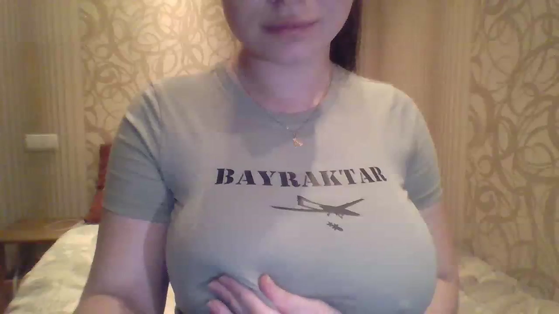 Gallery image thumbnail from Pismina_Ann's myfreecams stream on, 05/06/2023, 17:22 image 9 of 20