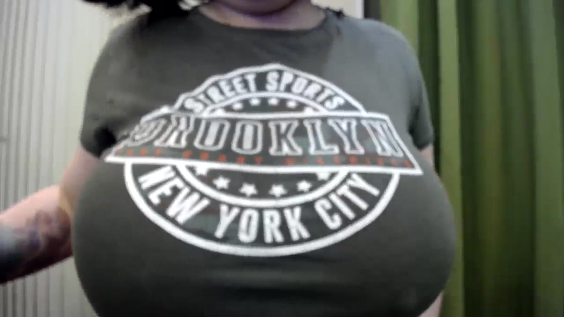 Gallery image thumbnail from Pismina_Ann's myfreecams stream on, 12/23/2025, 18:11 image 14 of 20