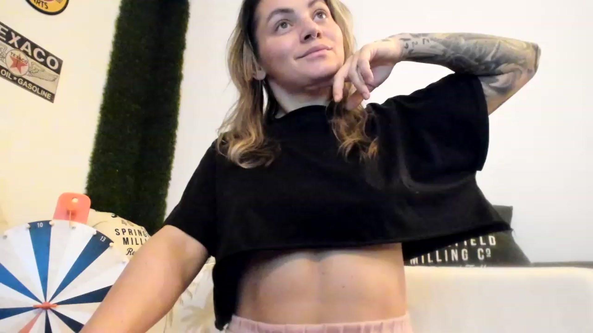 Gallery image thumbnail from PisuVamp_'s myfreecams stream on, 12/07/2022, 21:33 image 13 of 20