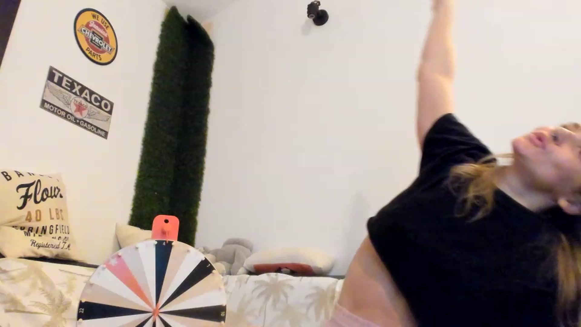 Gallery image thumbnail from PisuVamp_'s myfreecams stream on, 12/07/2022, 22:35 image 20 of 20