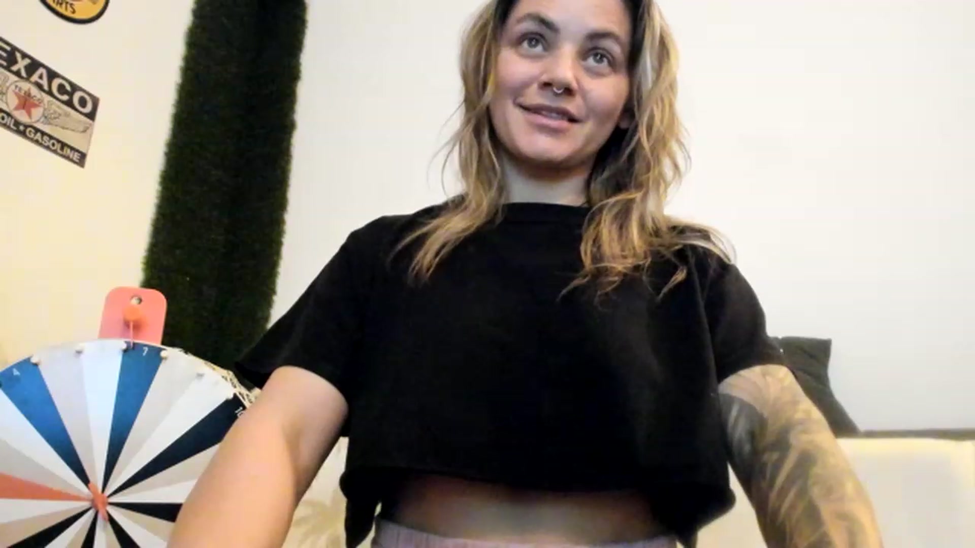 Gallery image thumbnail from PisuVamp_'s myfreecams stream on, 12/07/2022, 22:35 image 13 of 20