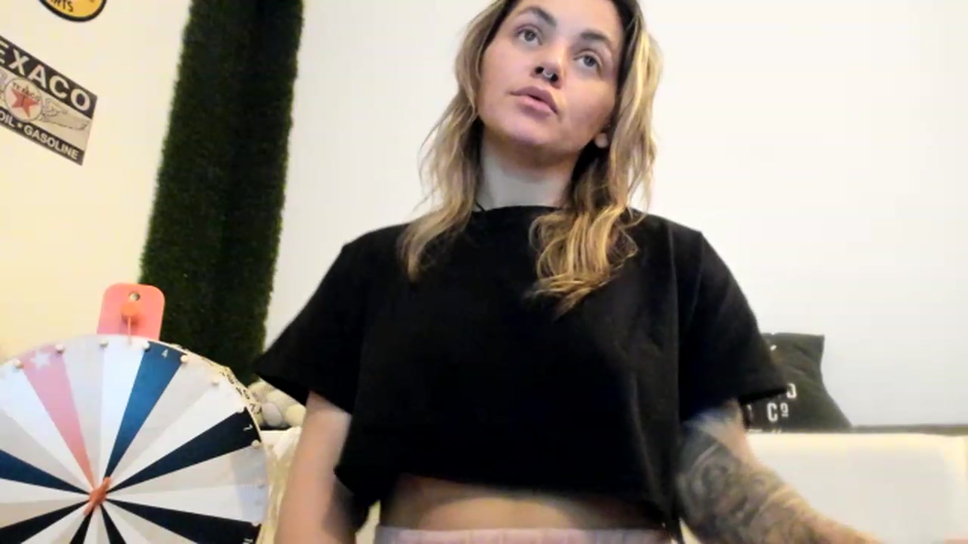 Gallery image thumbnail from PisuVamp_'s myfreecams stream on, 12/07/2022, 22:35 image 4 of 20