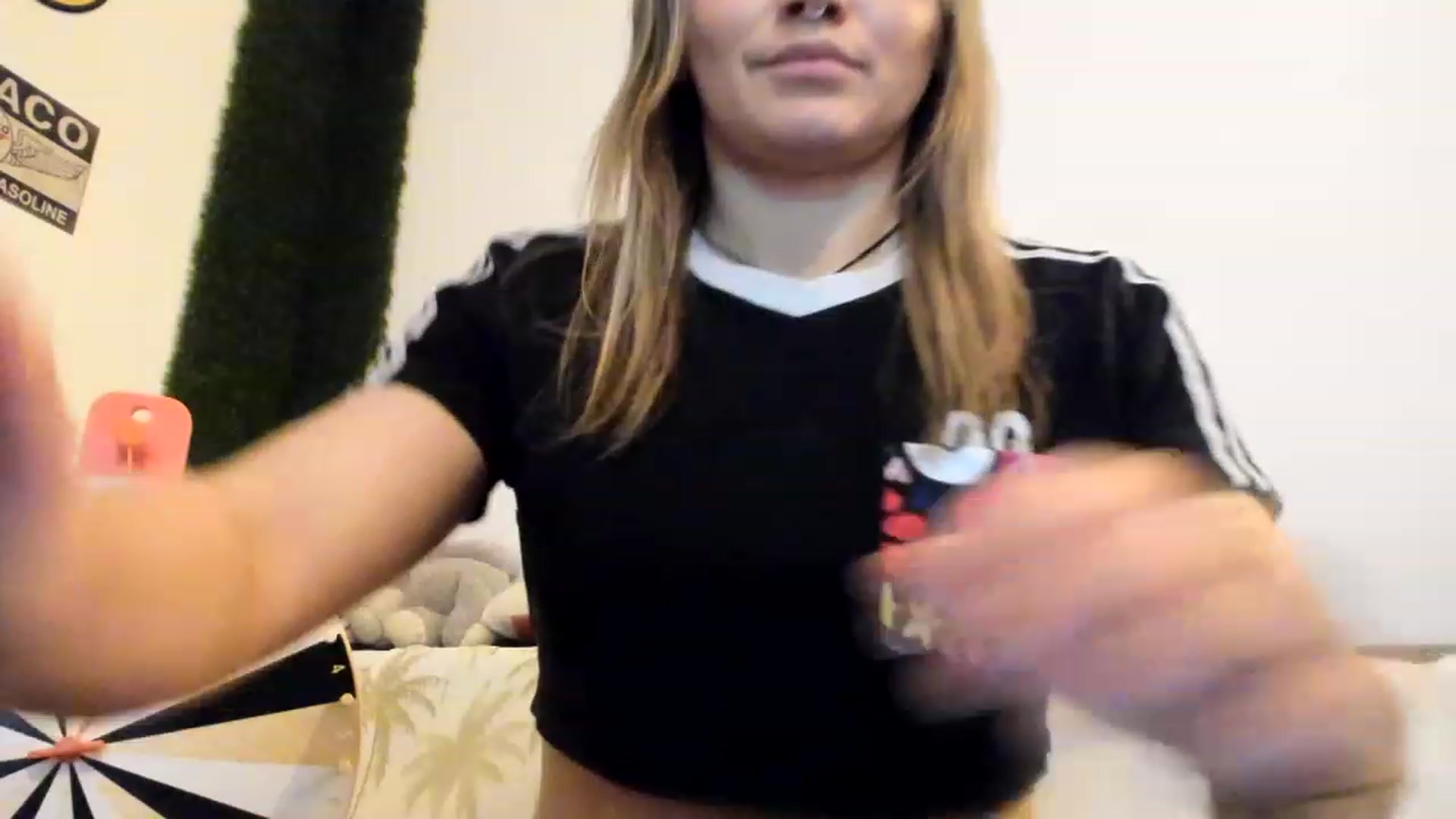 Gallery image thumbnail from PisuVamp_'s myfreecams stream on, 12/09/2022, 22:52 image 16 of 20