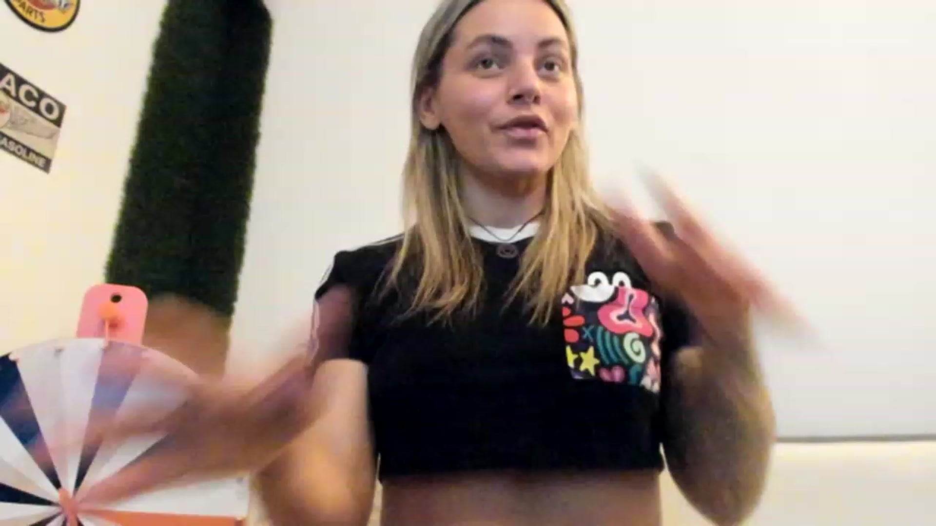 Gallery image thumbnail from PisuVamp_'s myfreecams stream on, 12/12/2022, 22:56 image 6 of 20