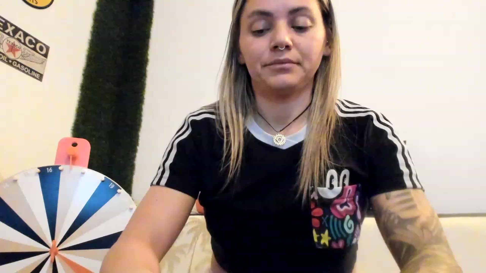 Gallery image thumbnail from PisuVamp_'s myfreecams stream on, 12/12/2022, 22:56 image 18 of 20