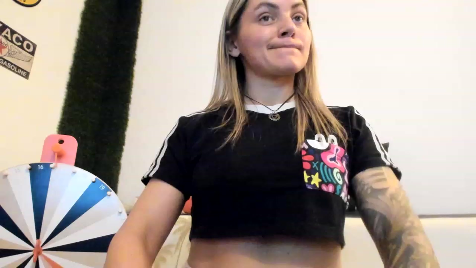 Gallery image thumbnail from PisuVamp_'s myfreecams stream on, 12/12/2022, 22:56 image 12 of 20