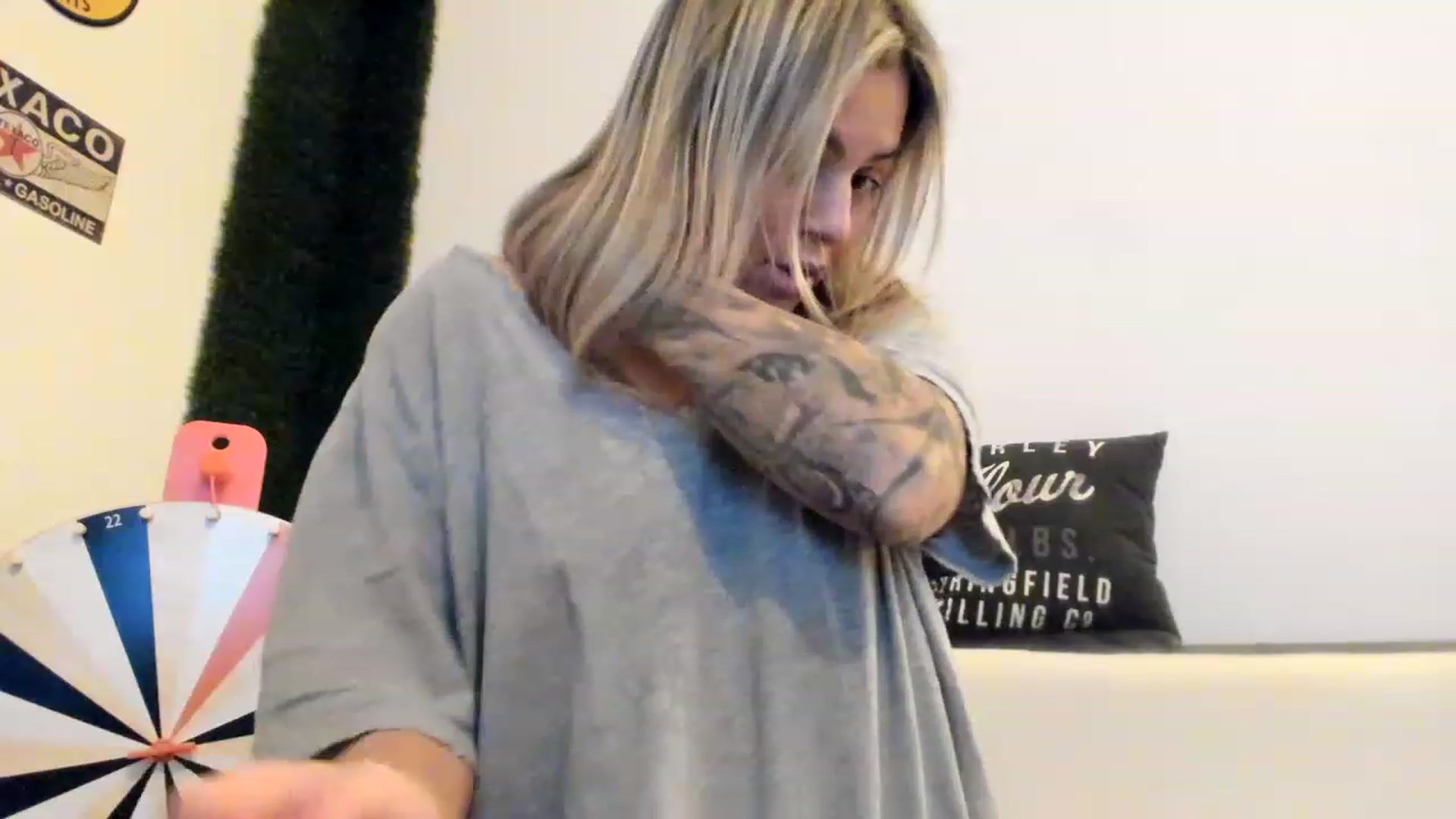 Gallery image thumbnail from PisuVamp_'s myfreecams stream on, 12/12/2022, 23:07 image 8 of 20
