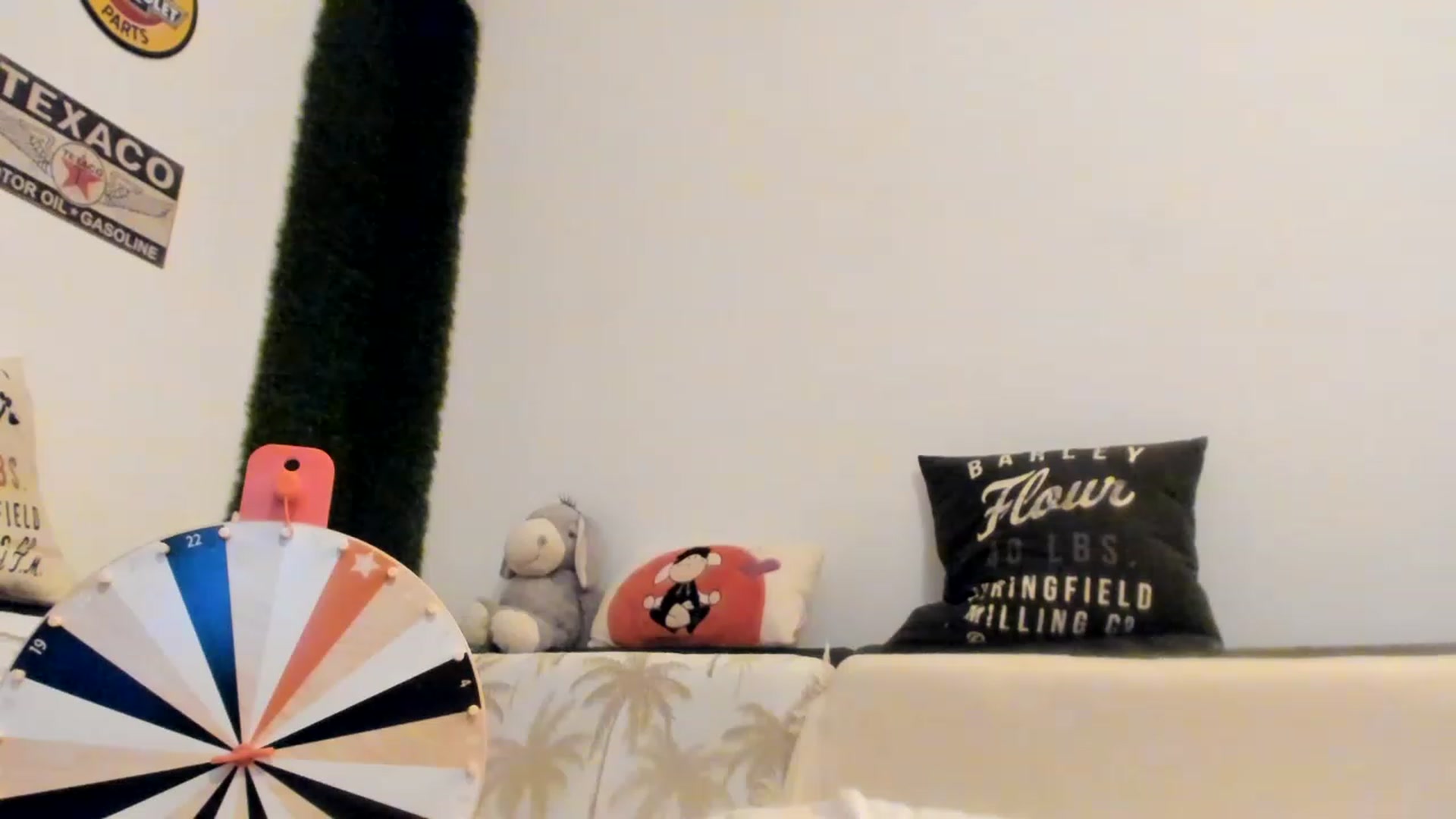 Gallery image thumbnail from PisuVamp_'s myfreecams stream on, 12/12/2022, 23:07 image 19 of 20