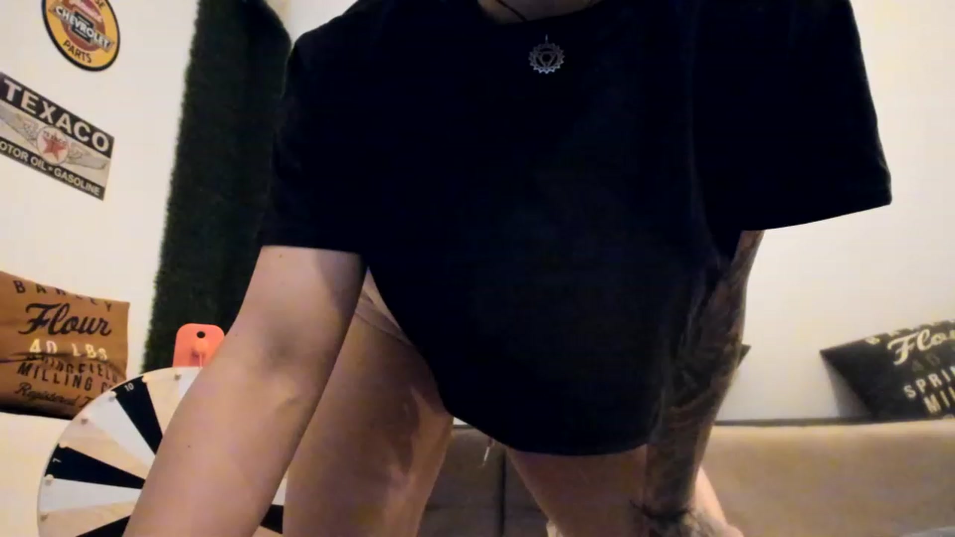 Gallery image thumbnail from PisuVamp_'s myfreecams stream on, 12/30/2022, 21:05 image 10 of 20