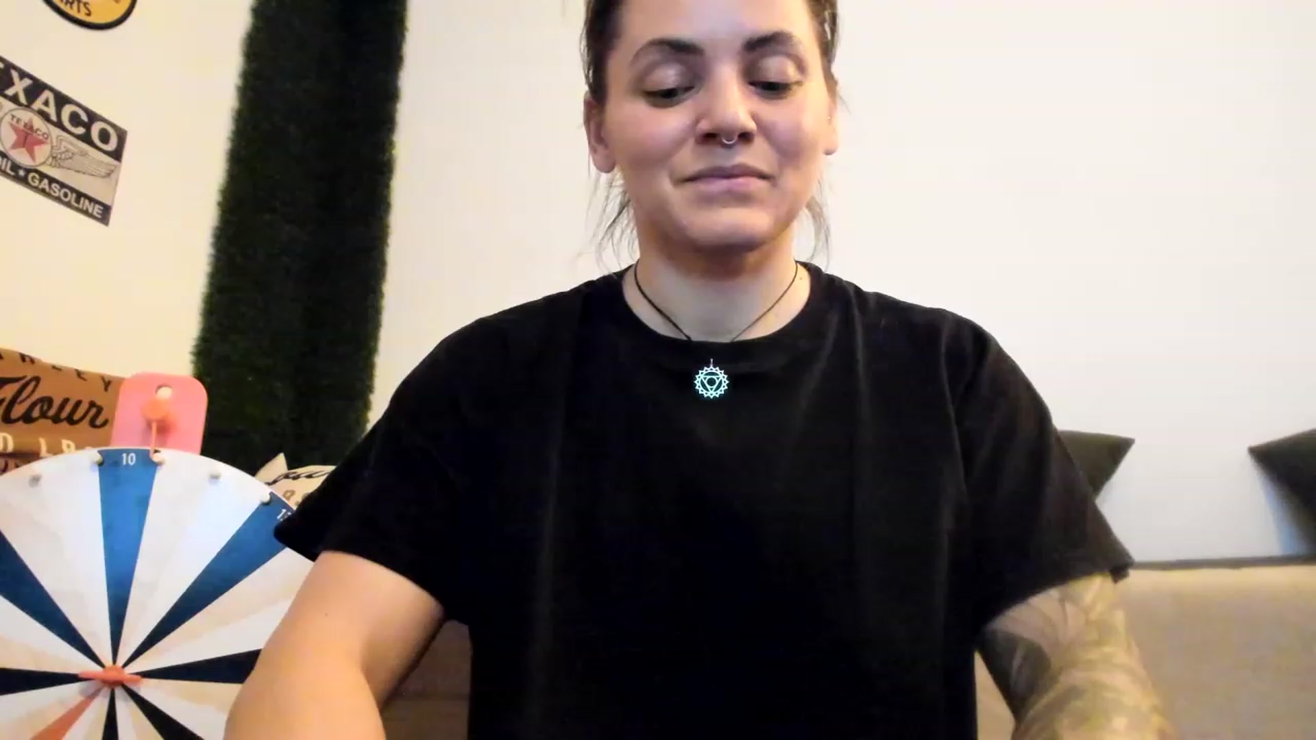 Gallery image thumbnail from PisuVamp_'s myfreecams stream on, 12/30/2022, 21:05 image 20 of 20