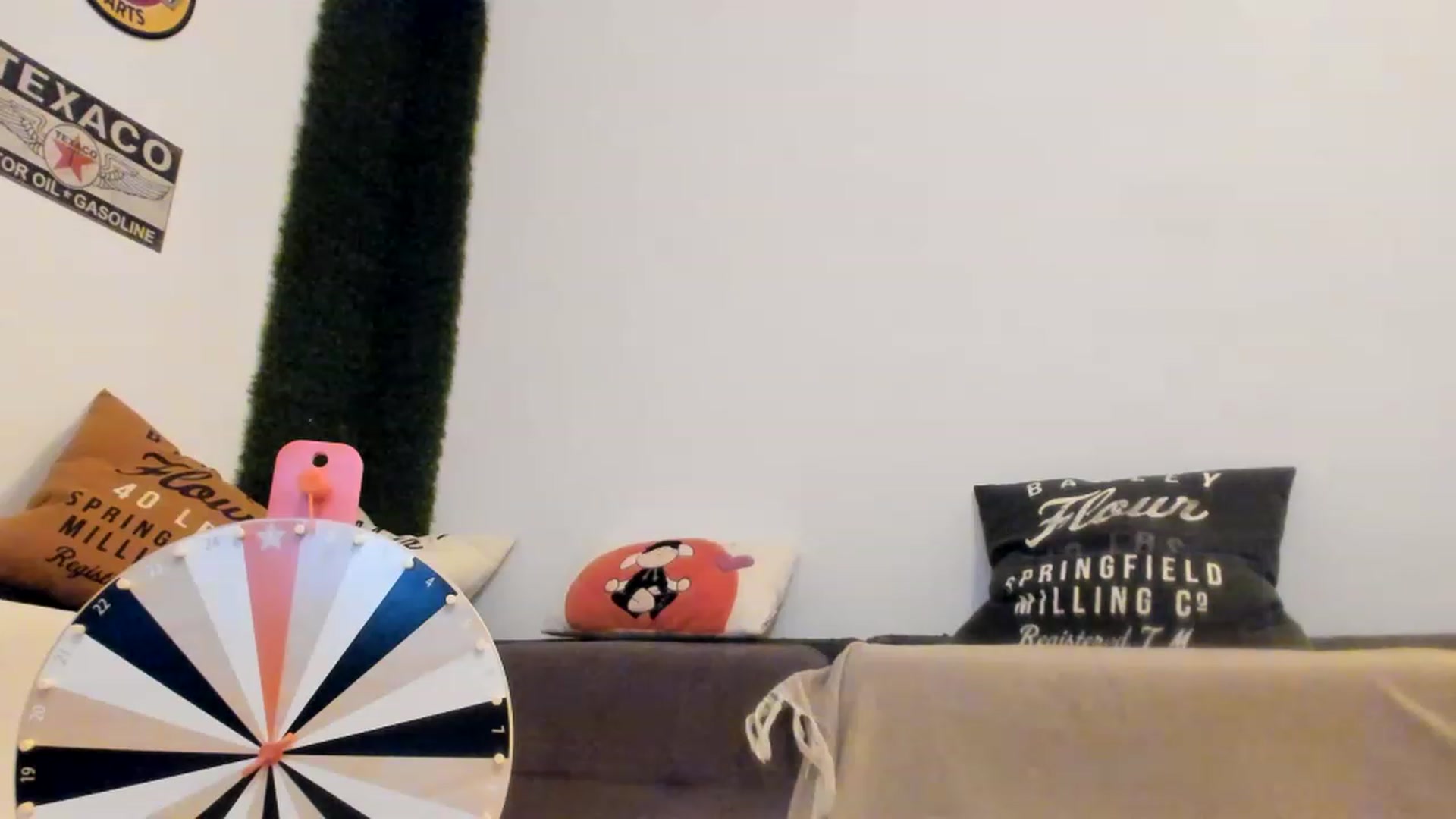 Gallery image thumbnail from PisuVamp_'s myfreecams stream on, 01/08/2023, 23:21 image 15 of 20
