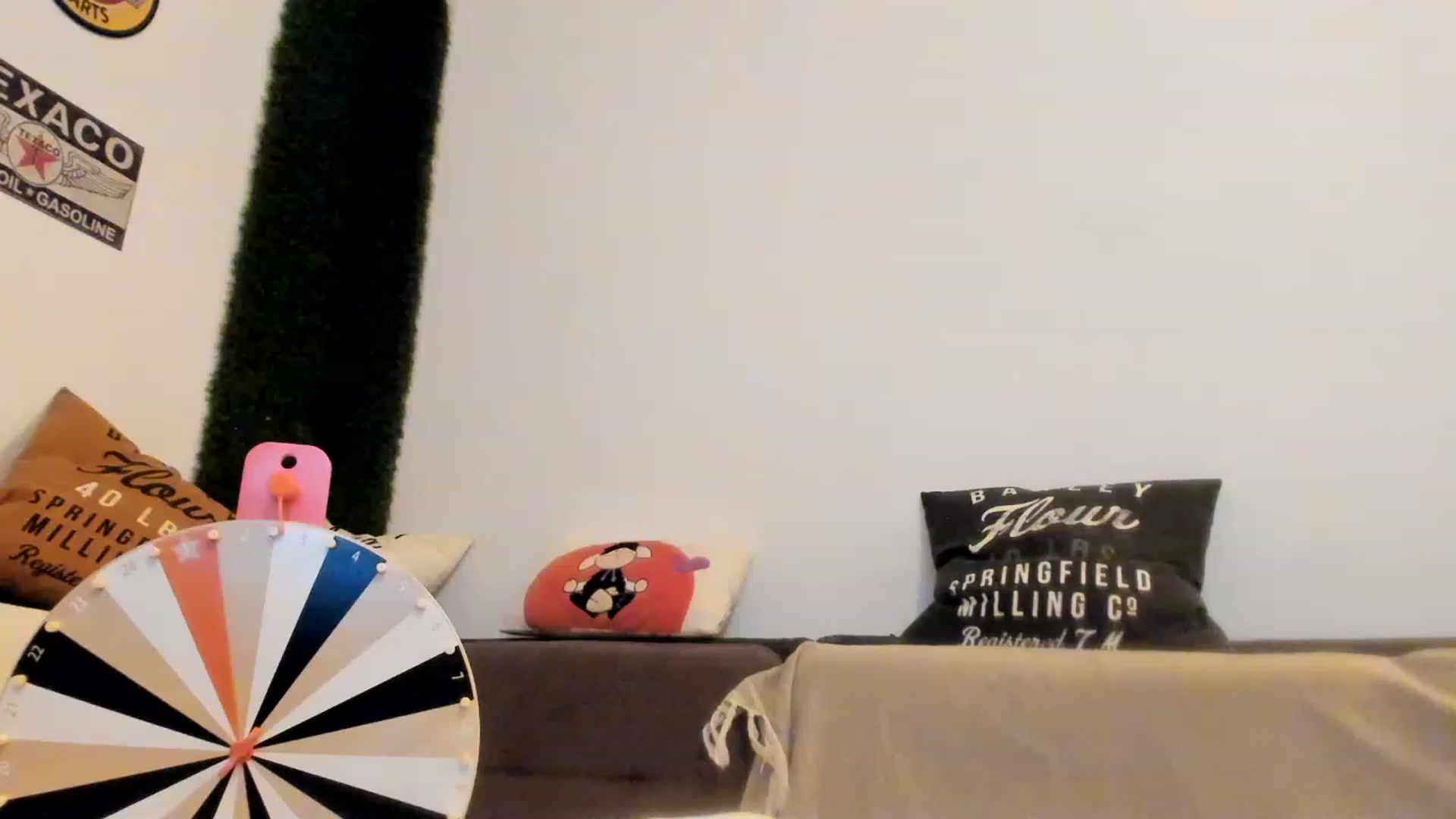 Gallery image thumbnail from PisuVamp_'s myfreecams stream on, 01/08/2023, 23:21 image 17 of 20