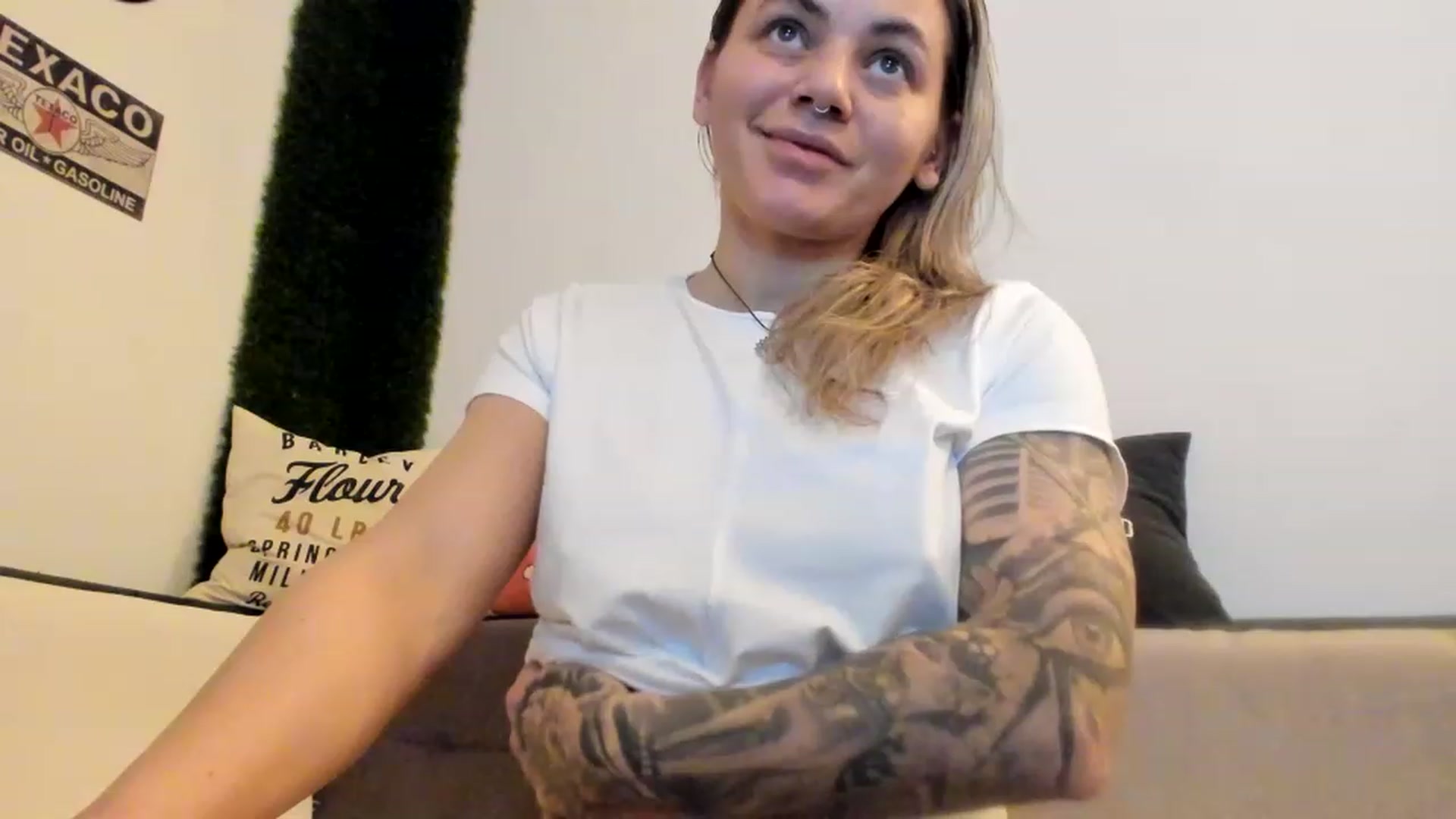 Gallery image thumbnail from PisuVamp_'s myfreecams stream on, 01/15/2023, 21:06 image 9 of 20