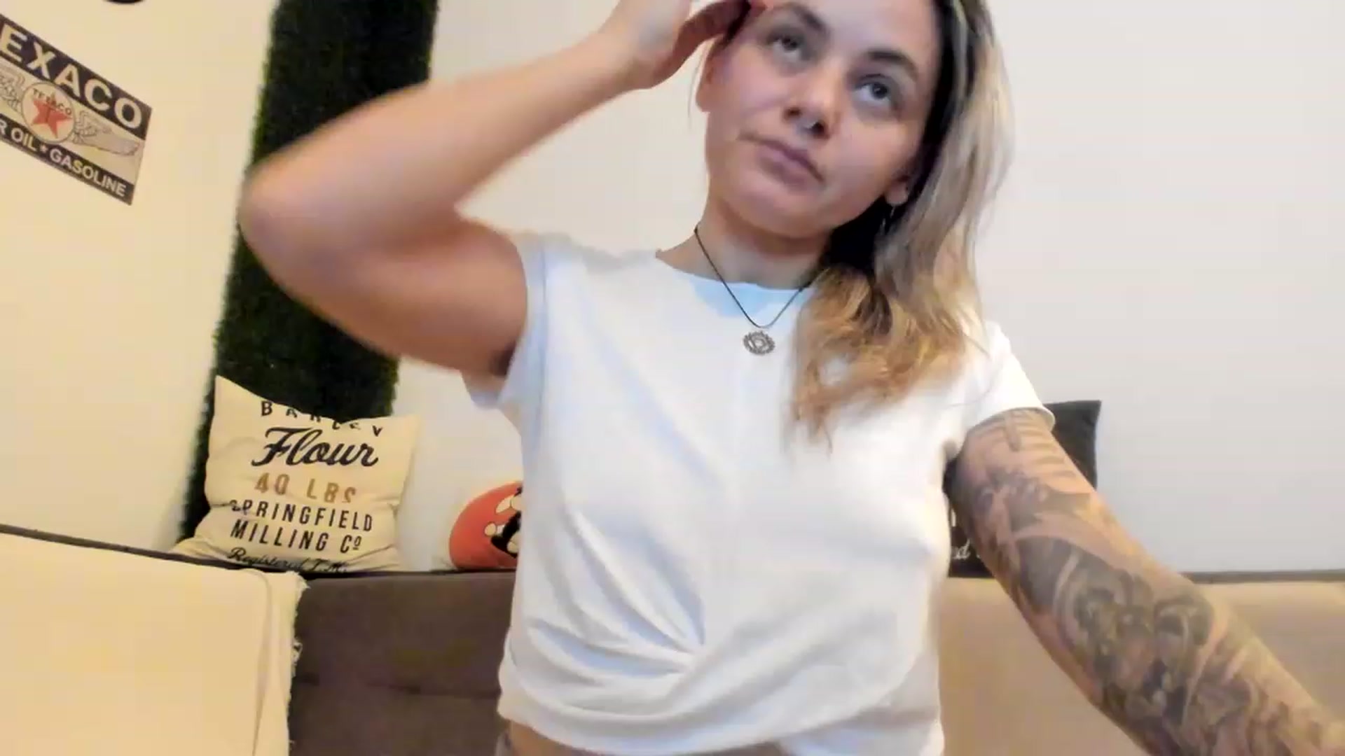 Gallery image thumbnail from PisuVamp_'s myfreecams stream on, 01/15/2023, 21:06 image 7 of 20