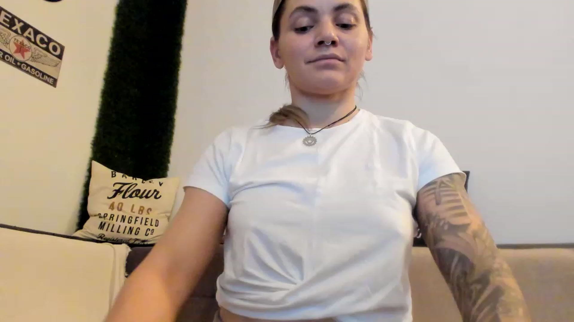 Gallery image thumbnail from PisuVamp_'s myfreecams stream on, 01/15/2023, 21:06 image 5 of 20