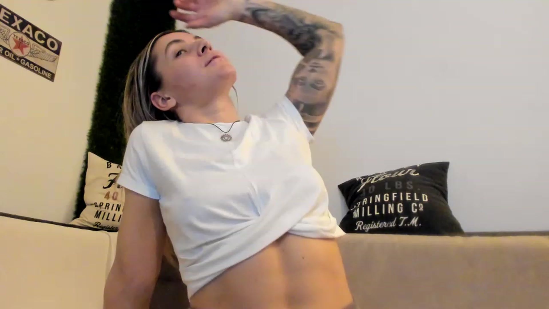 Gallery image thumbnail from PisuVamp_'s myfreecams stream on, 01/15/2023, 21:06 image 15 of 20
