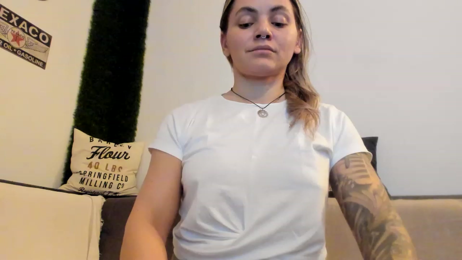 Gallery image thumbnail from PisuVamp_'s myfreecams stream on, 01/15/2023, 21:06 image 12 of 20