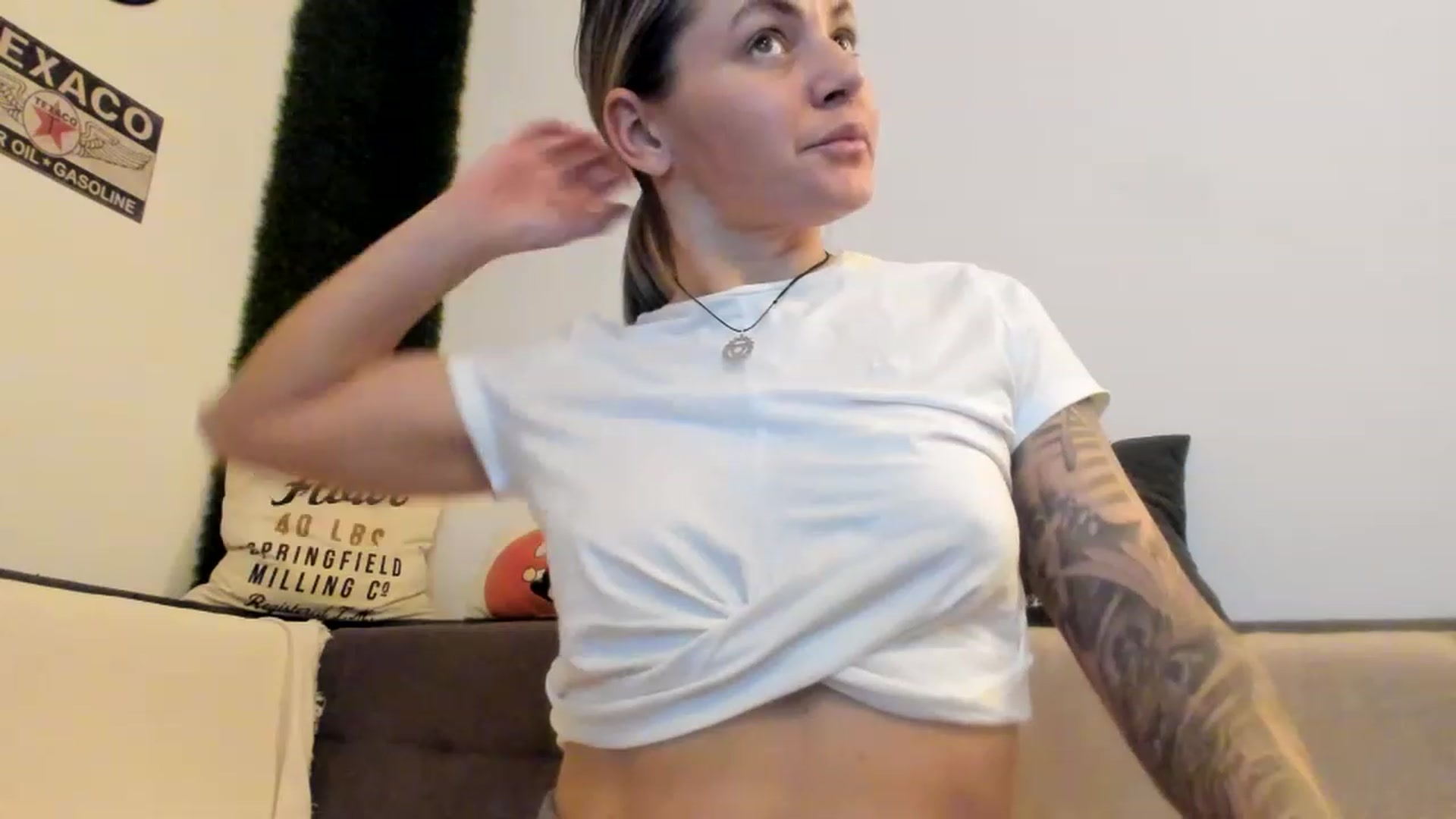 Gallery image thumbnail from PisuVamp_'s myfreecams stream on, 01/15/2023, 21:06 image 4 of 20