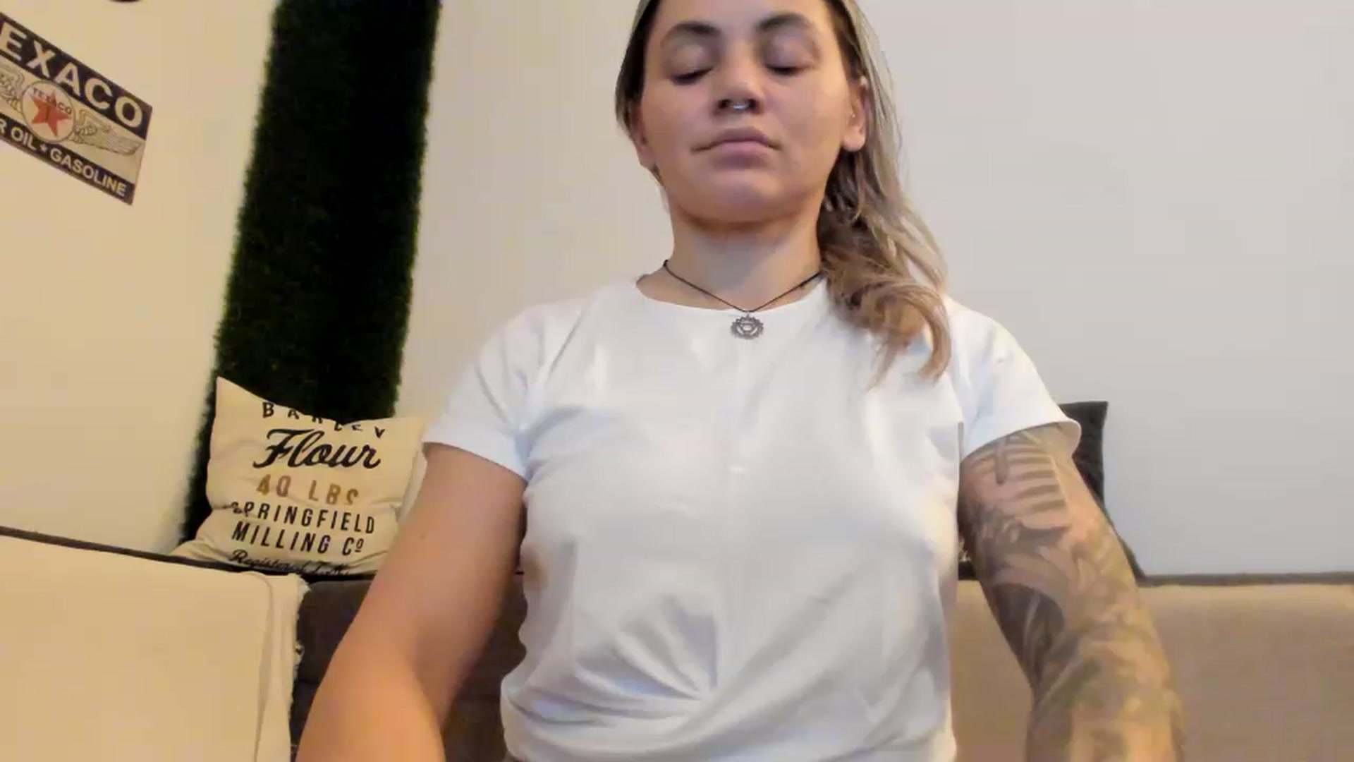 Gallery image thumbnail from PisuVamp_'s myfreecams stream on, 01/15/2023, 21:06 image 11 of 20