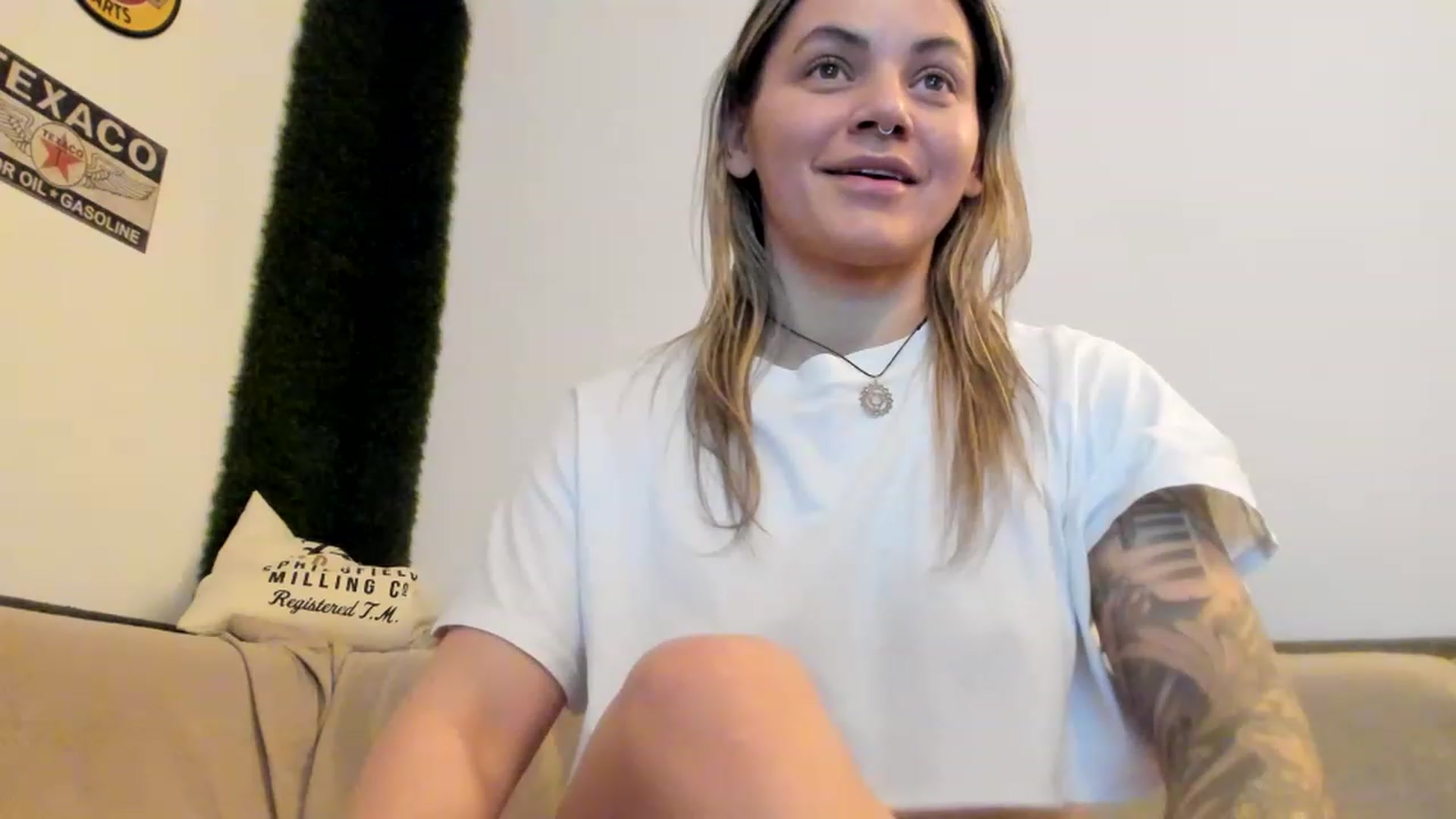 Gallery image thumbnail from PisuVamp_'s myfreecams stream on, 01/27/2023, 21:35 image 18 of 20