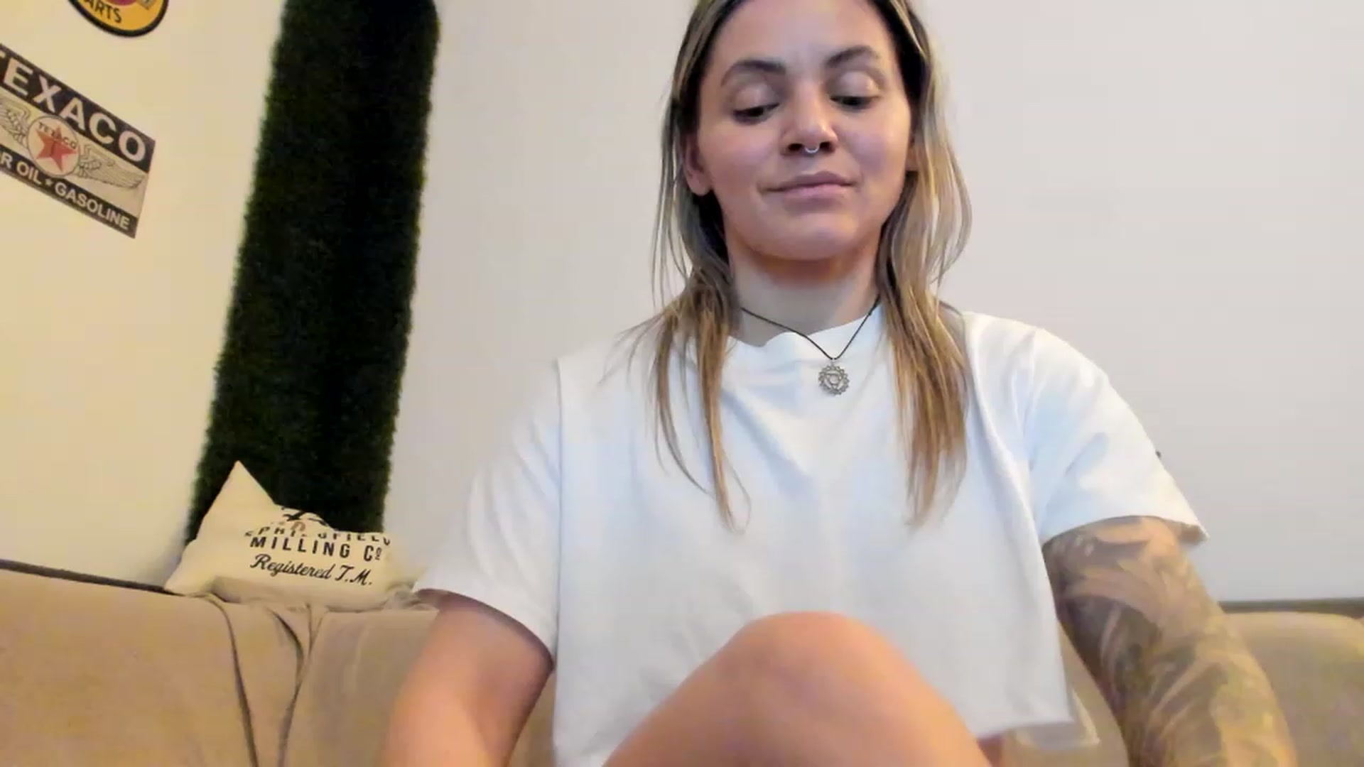 Gallery image thumbnail from PisuVamp_'s myfreecams stream on, 01/27/2023, 21:35 image 19 of 20