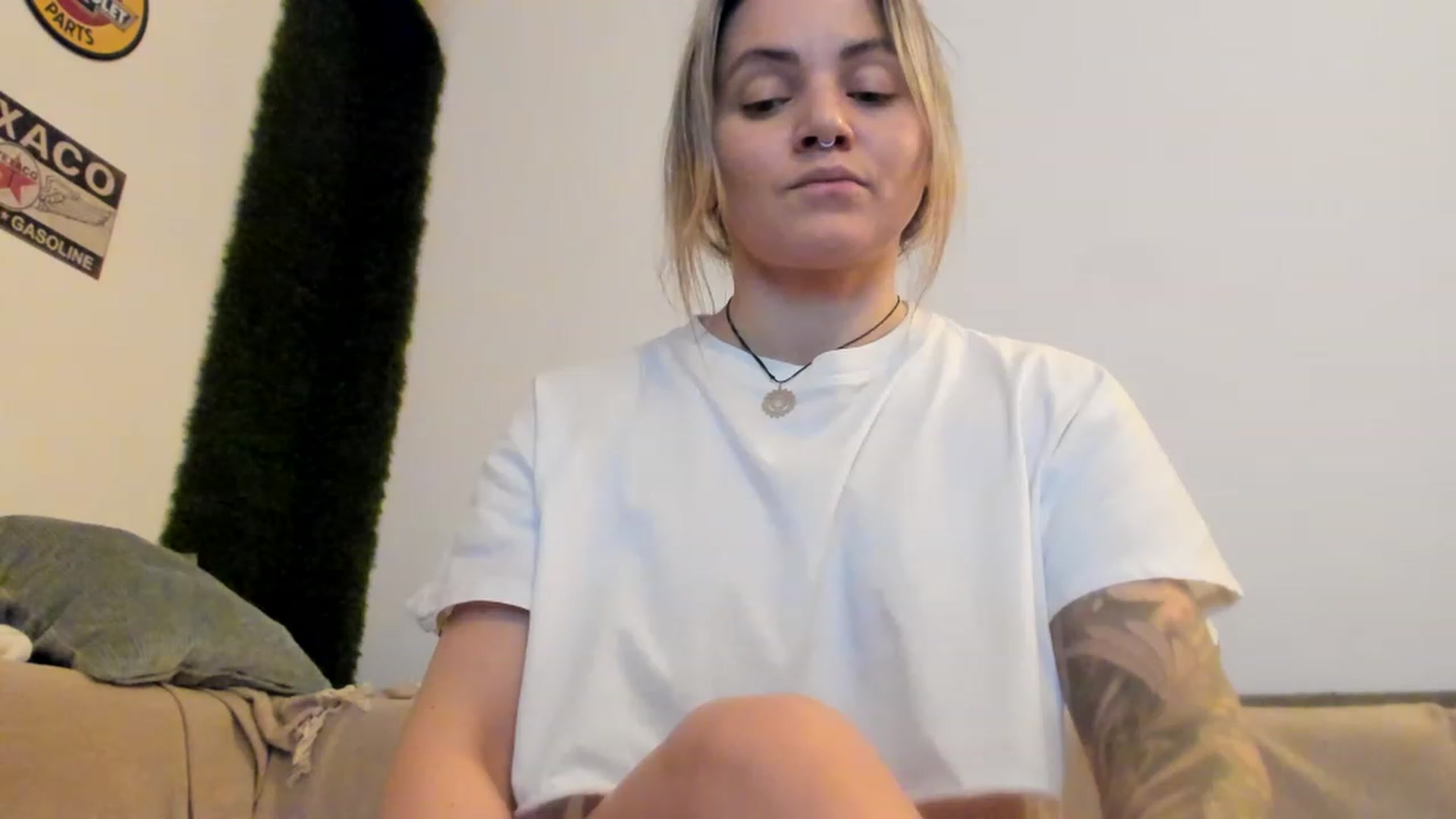 Gallery image thumbnail from PisuVamp_'s myfreecams stream on, 02/02/2023, 22:09 image 18 of 20