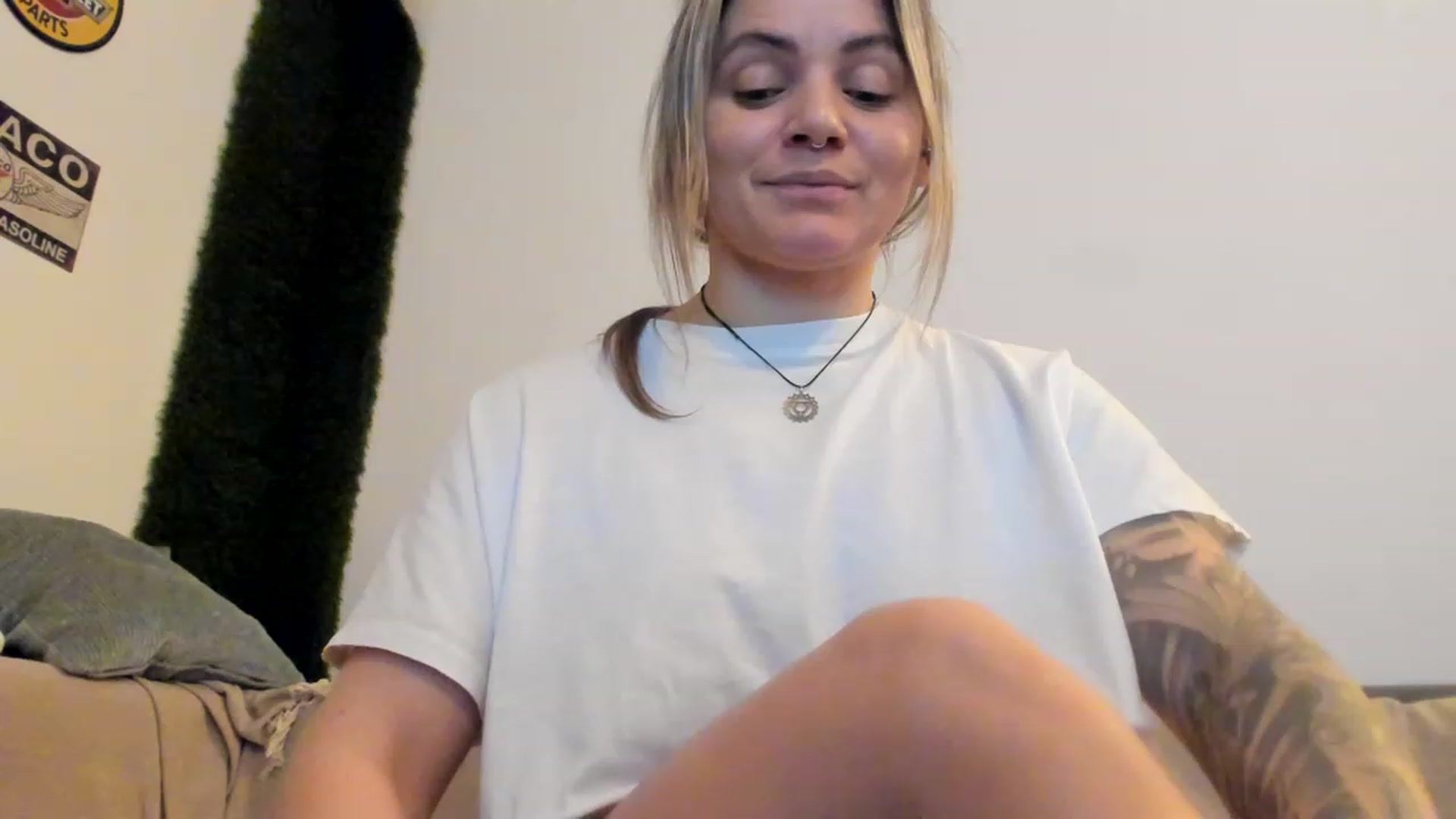 Gallery image thumbnail from PisuVamp_'s myfreecams stream on, 02/02/2023, 22:09 image 8 of 20