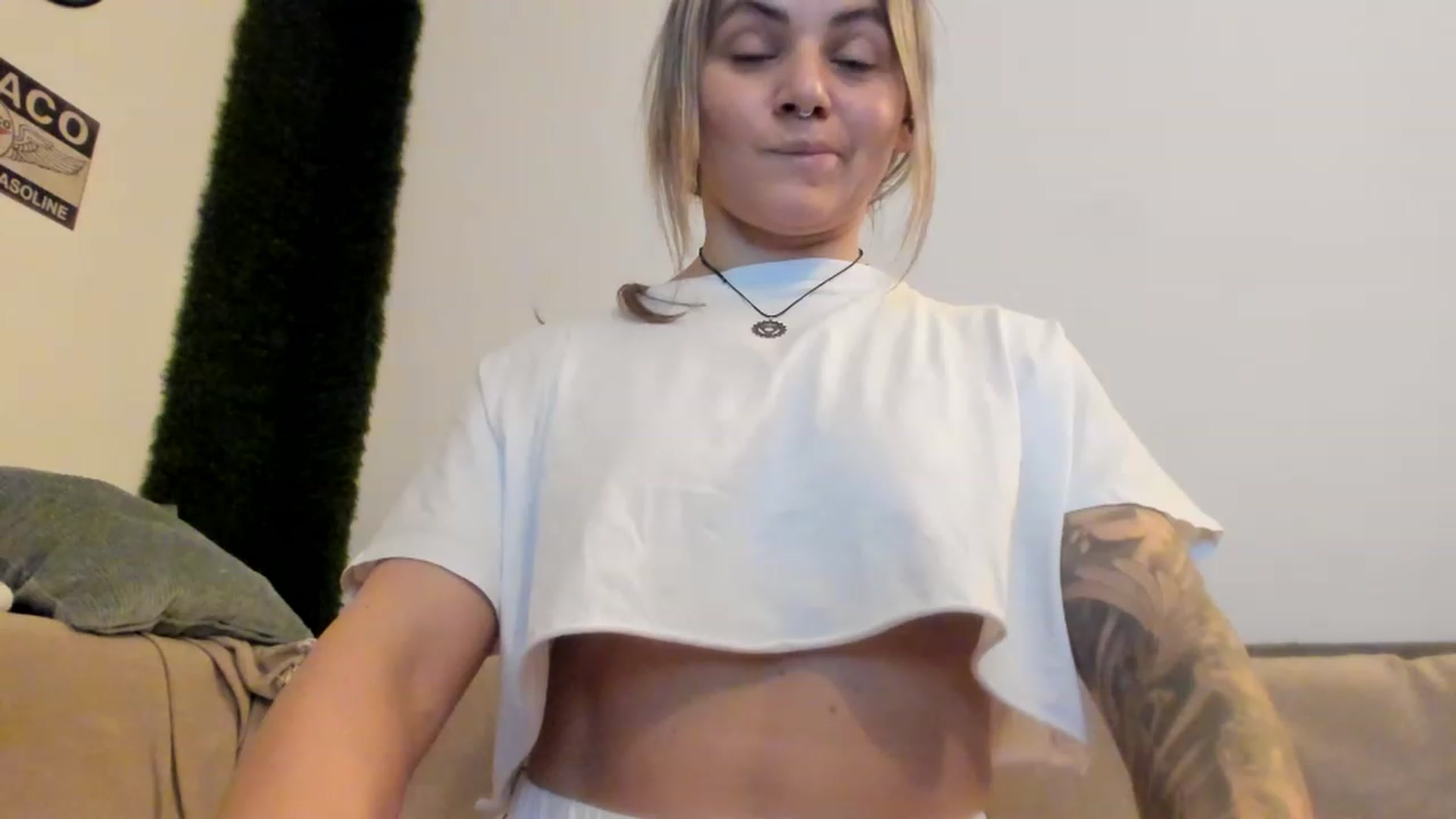 Gallery image thumbnail from PisuVamp_'s myfreecams stream on, 02/02/2023, 22:09 image 5 of 20