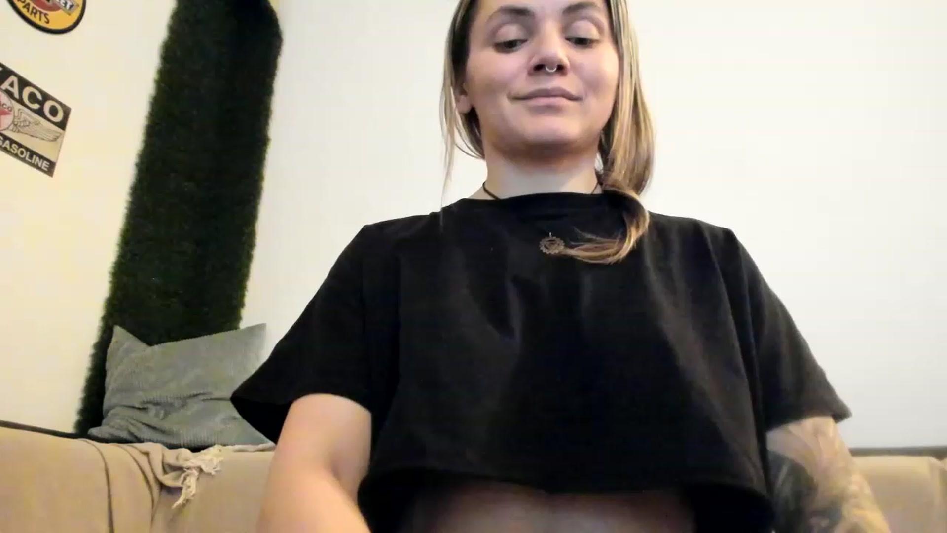 Gallery image thumbnail from PisuVamp_'s myfreecams stream on, 02/10/2023, 22:37 image 11 of 20