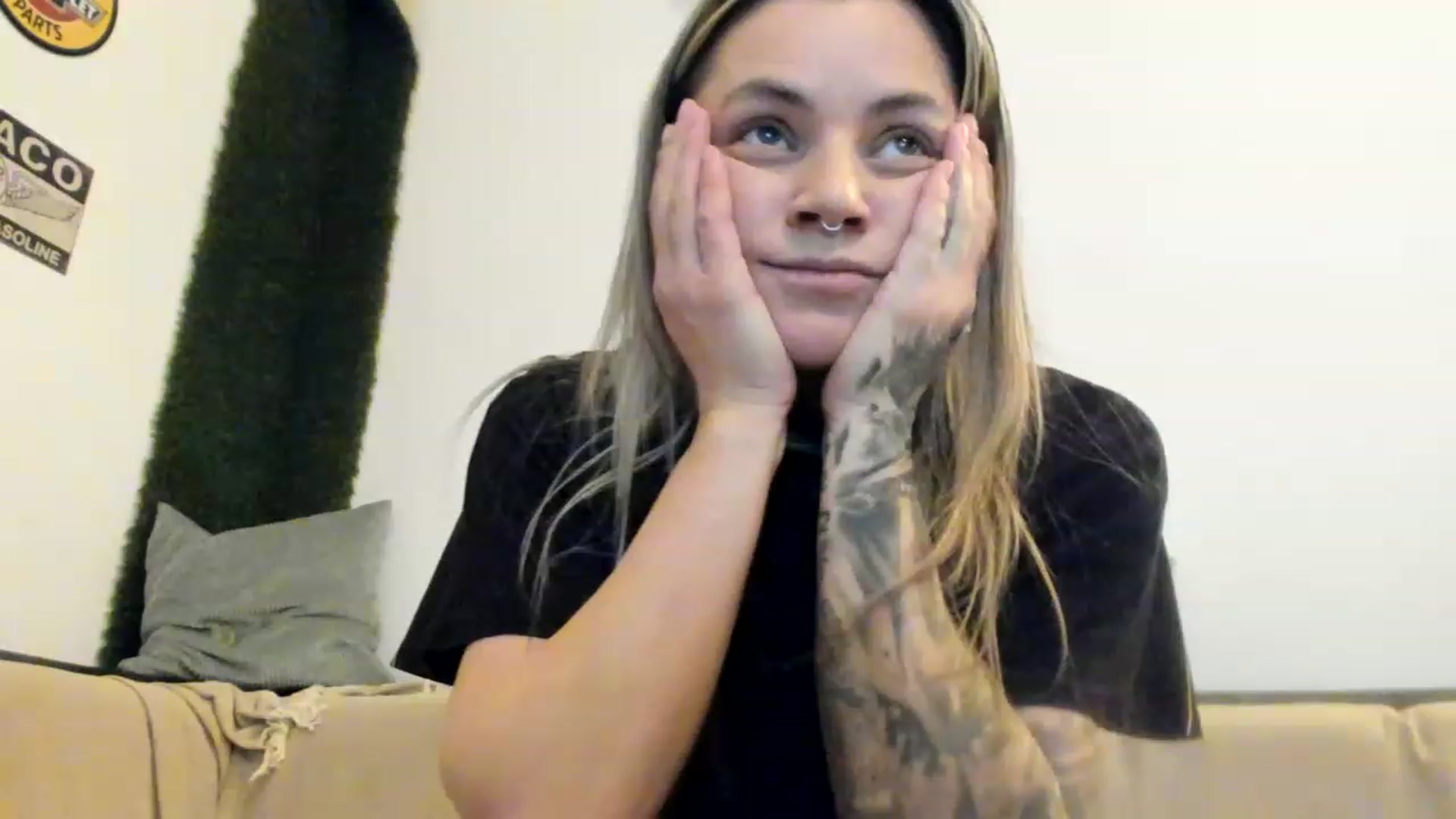 Gallery image thumbnail from PisuVamp_'s myfreecams stream on, 02/10/2023, 22:37 image 15 of 20