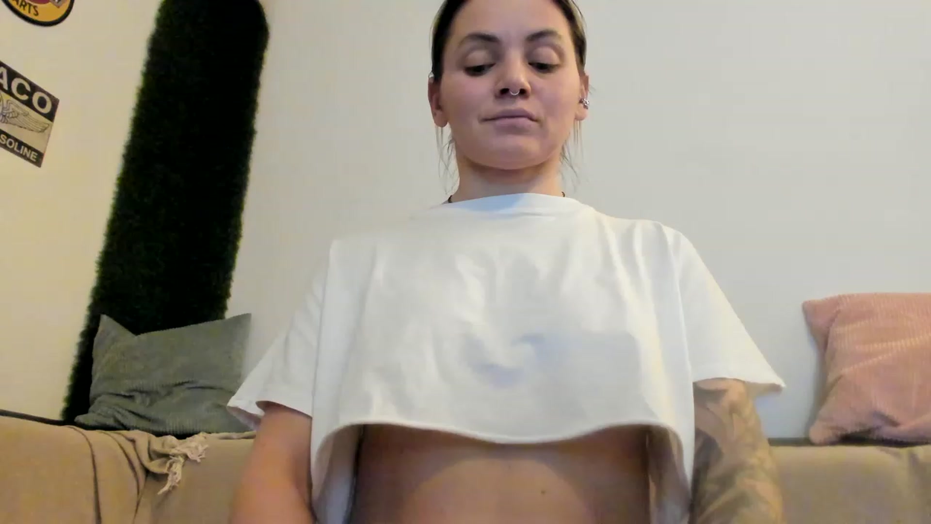 Gallery image thumbnail from PisuVamp_'s myfreecams stream on, 02/11/2023, 21:39 image 1 of 20