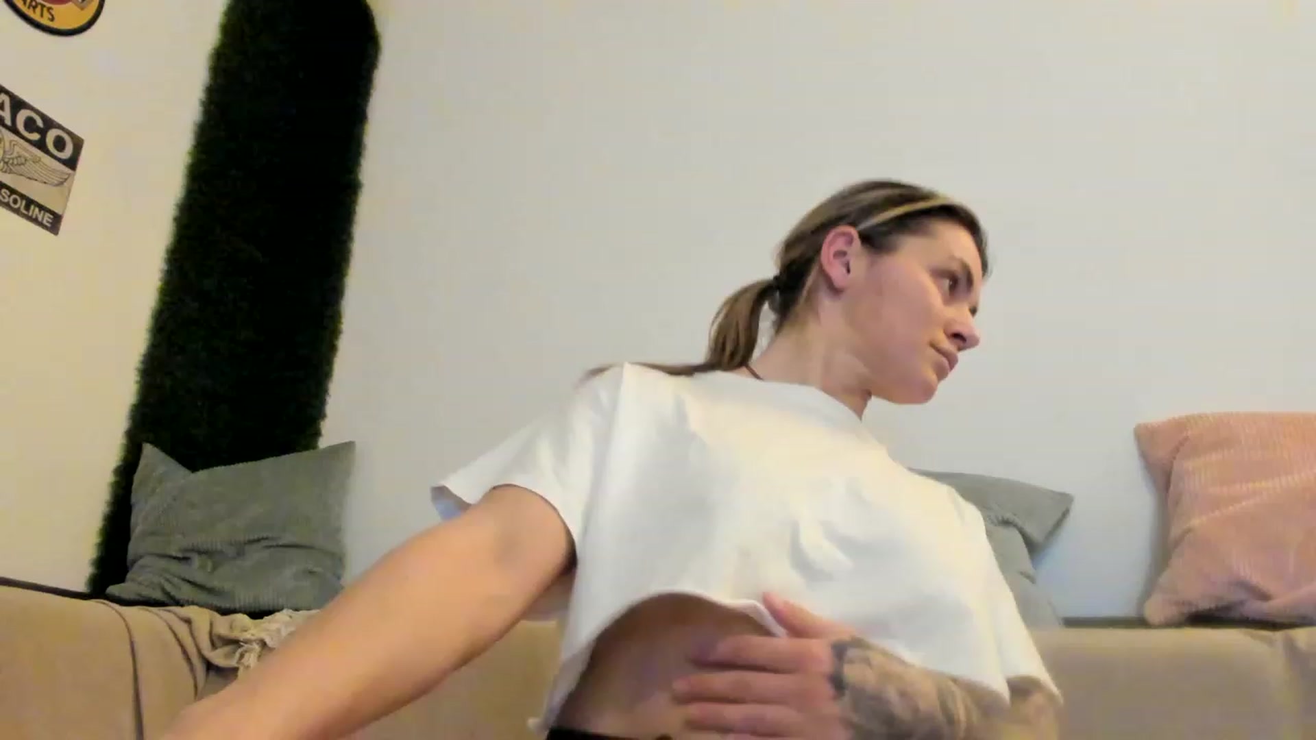 Gallery image thumbnail from PisuVamp_'s myfreecams stream on, 02/11/2023, 21:39 image 3 of 20