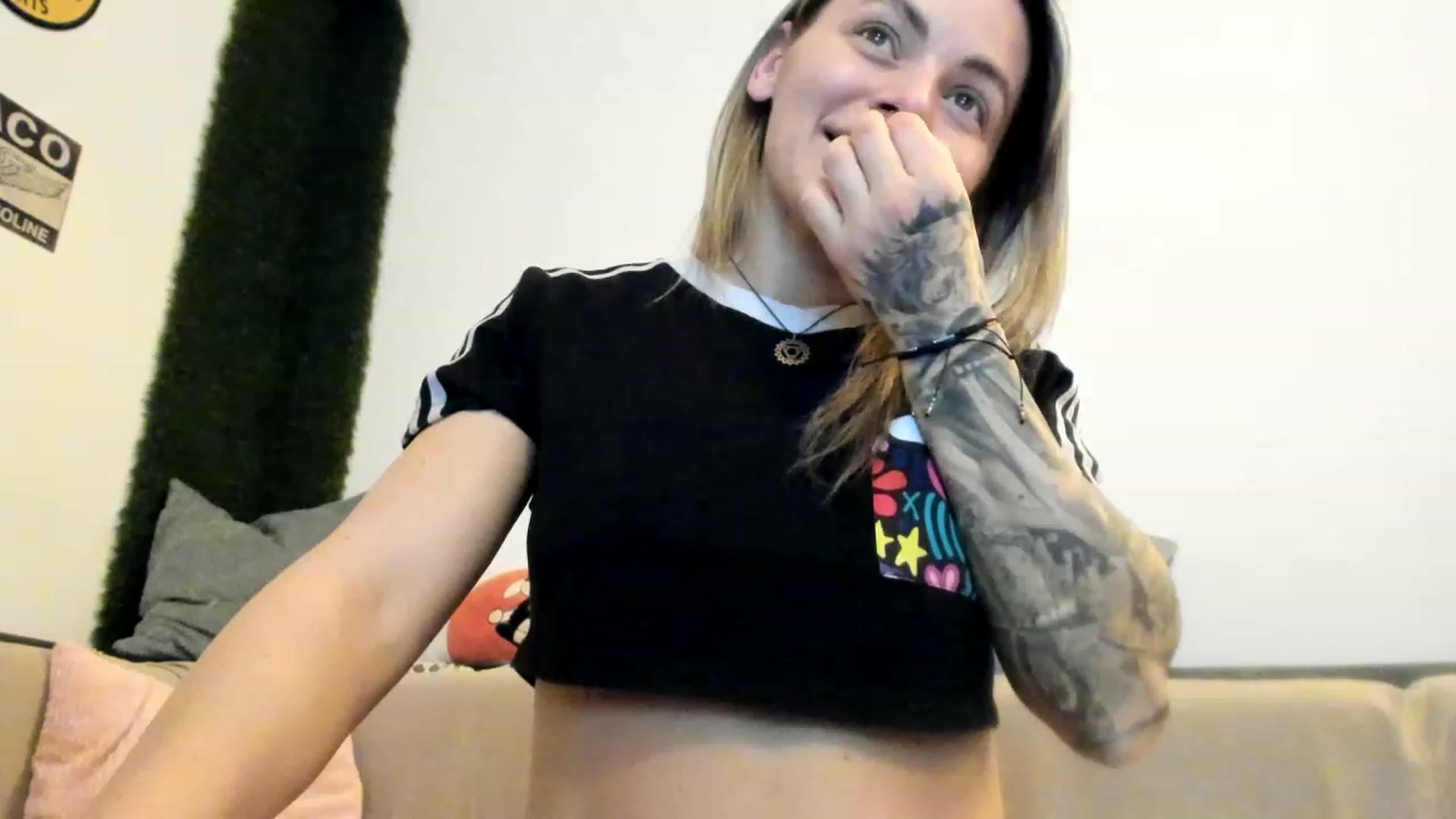 Gallery image thumbnail from PisuVamp_'s myfreecams stream on, 02/12/2023, 22:23 image 13 of 20
