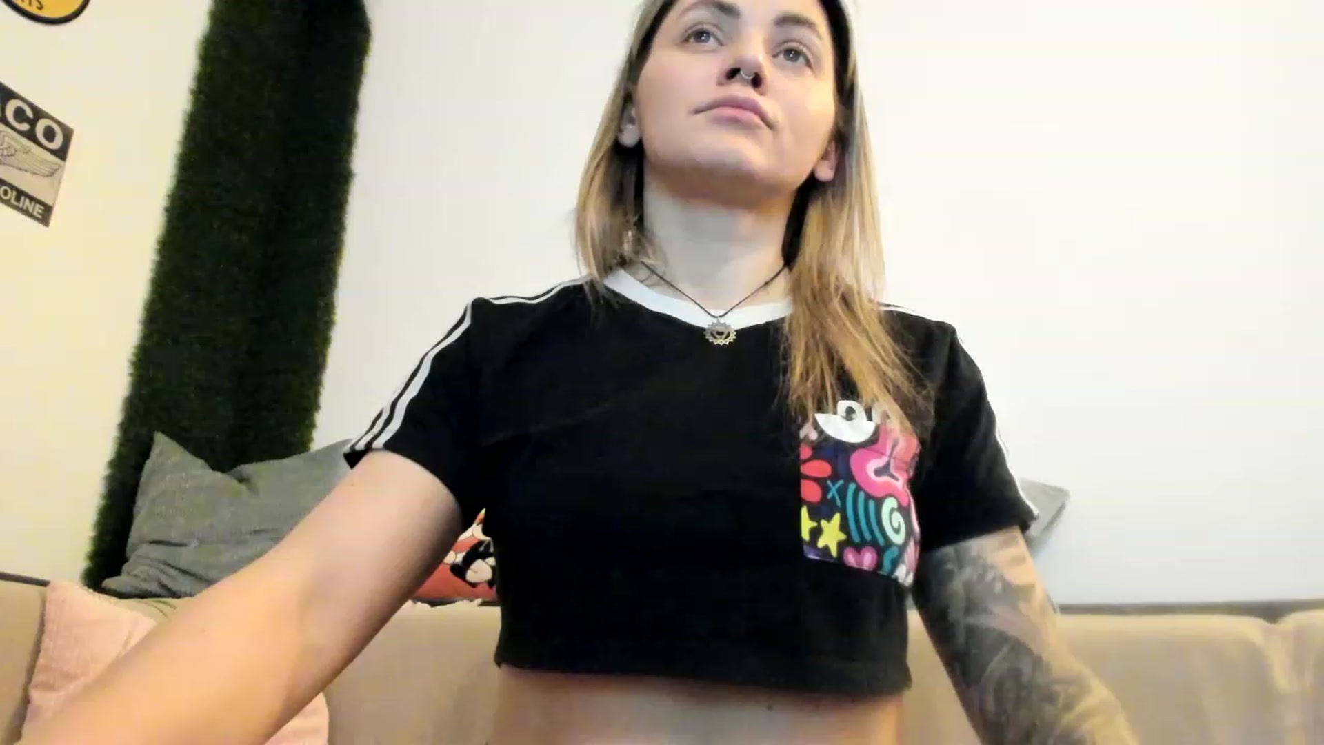 Gallery image thumbnail from PisuVamp_'s myfreecams stream on, 02/12/2023, 22:23 image 17 of 20