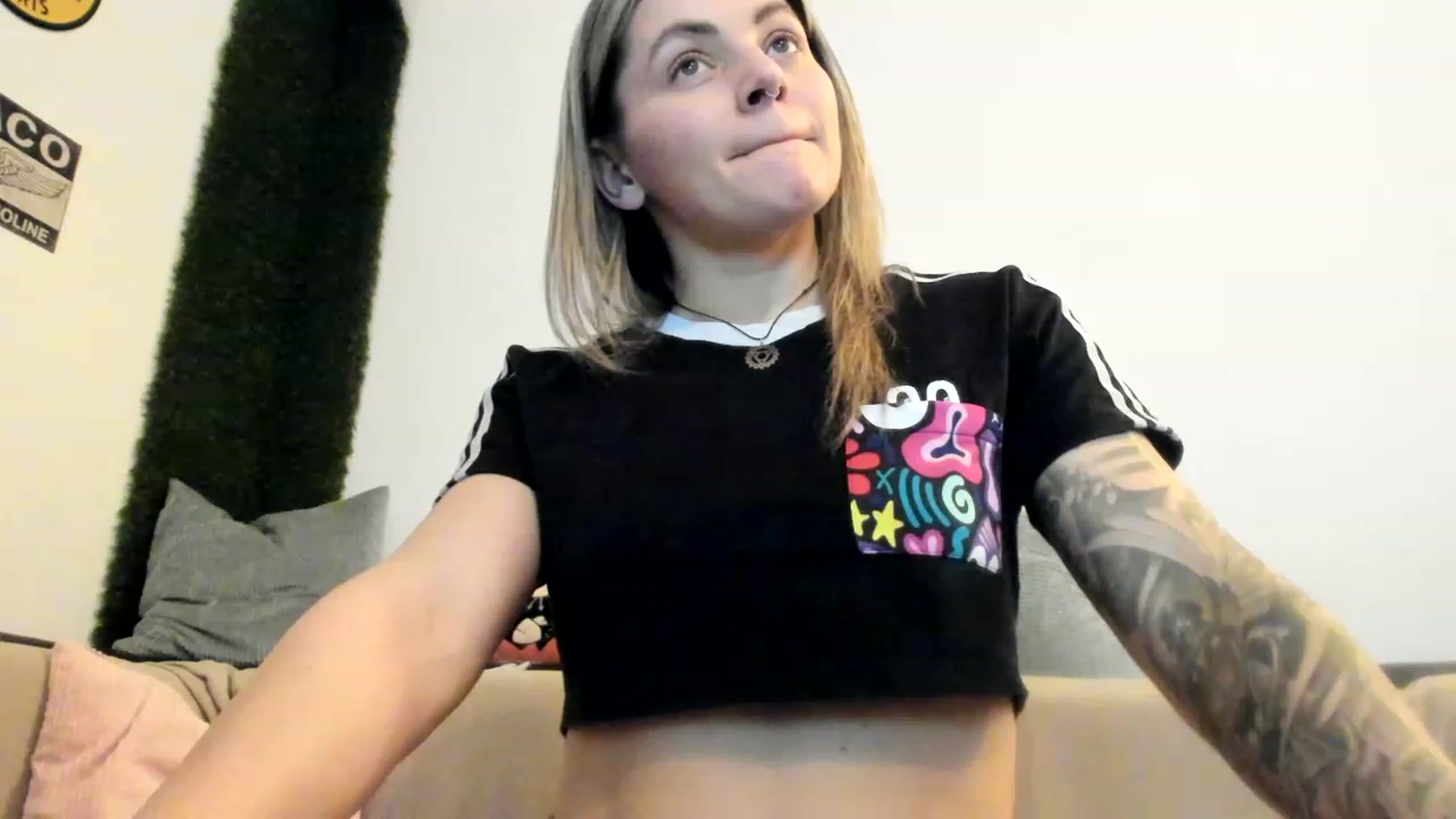 Gallery image thumbnail from PisuVamp_'s myfreecams stream on, 02/12/2023, 22:23 image 11 of 20
