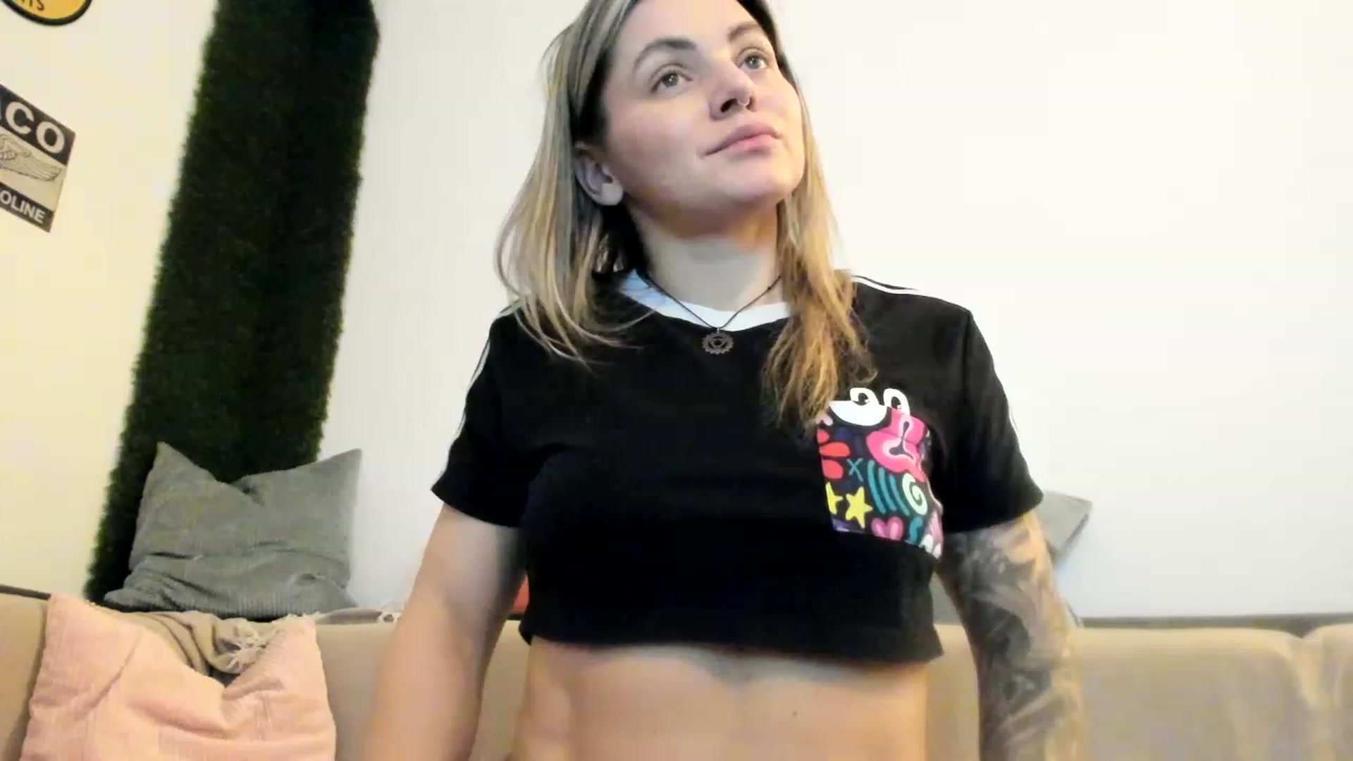 Gallery image thumbnail from PisuVamp_'s myfreecams stream on, 02/12/2023, 22:23 image 16 of 20