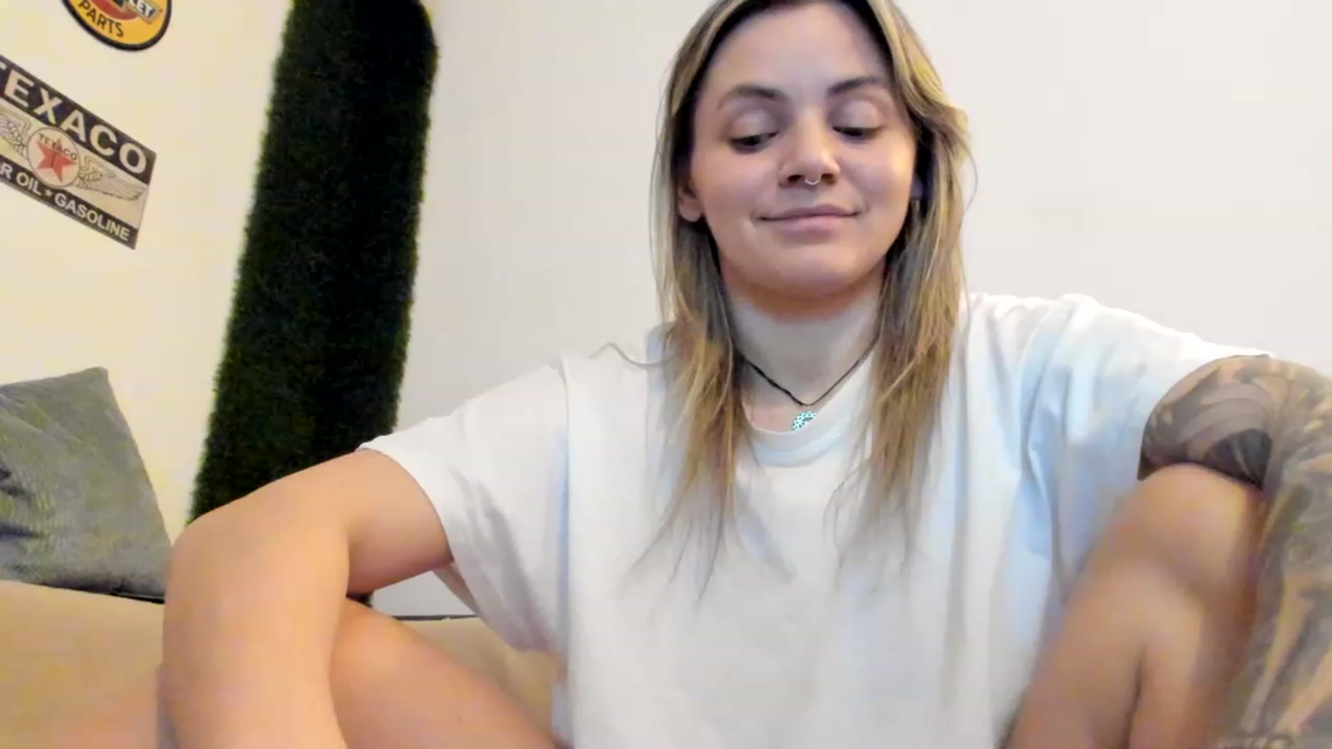 Gallery image thumbnail from PisuVamp_'s myfreecams stream on, 03/01/2023, 22:30 image 8 of 20
