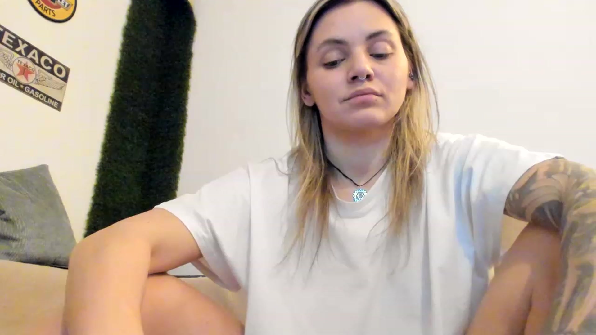 Gallery image thumbnail from PisuVamp_'s myfreecams stream on, 03/01/2023, 22:30 image 9 of 20