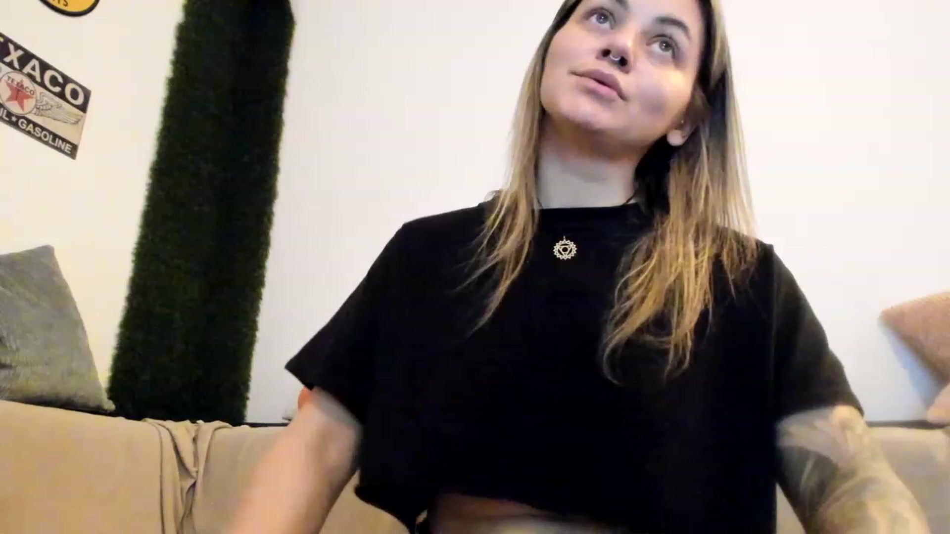Gallery image thumbnail from PisuVamp_'s myfreecams stream on, 03/04/2023, 23:04 image 7 of 20