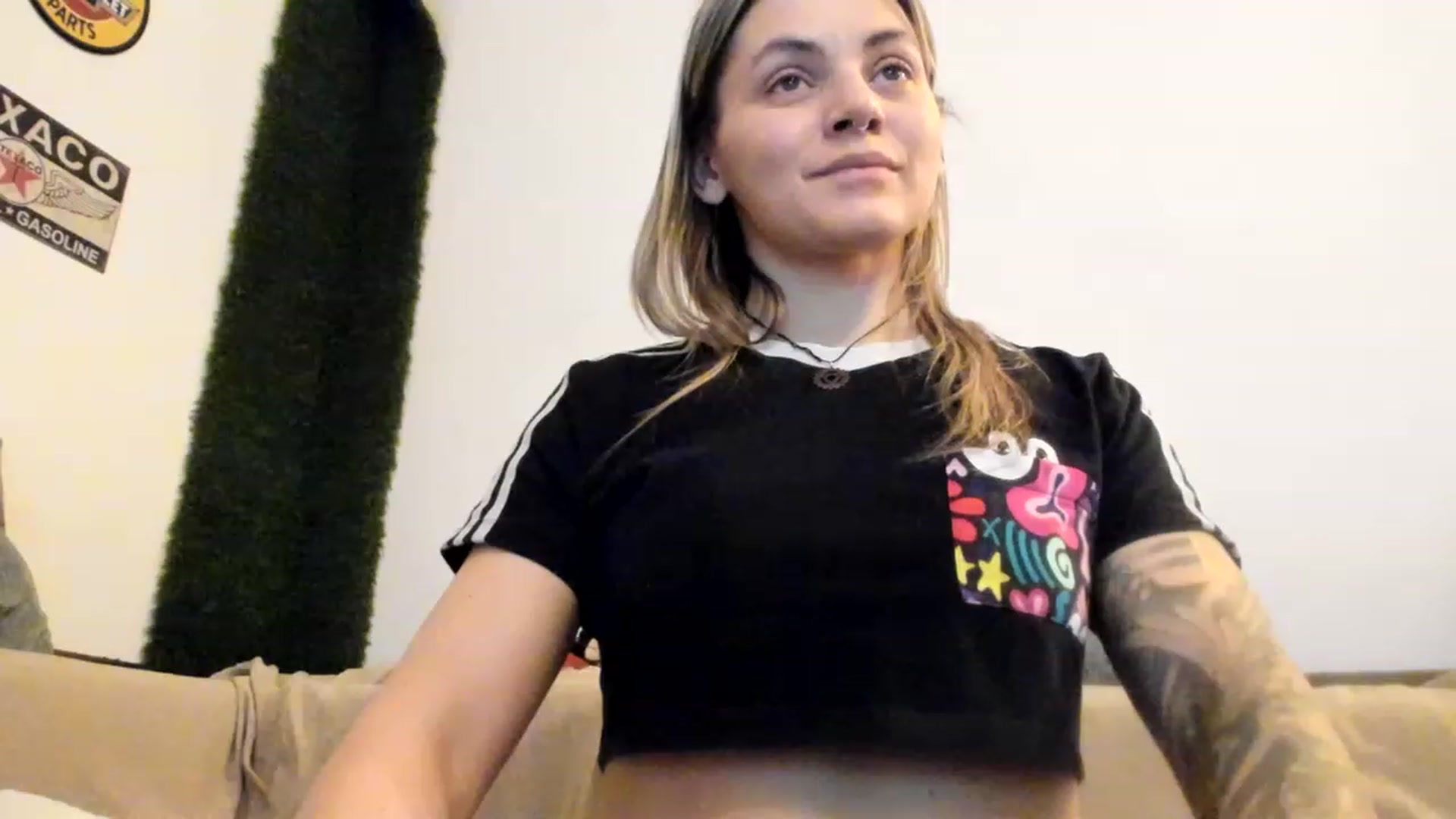 Gallery image thumbnail from PisuVamp_'s myfreecams stream on, 03/08/2023, 23:05 image 5 of 20