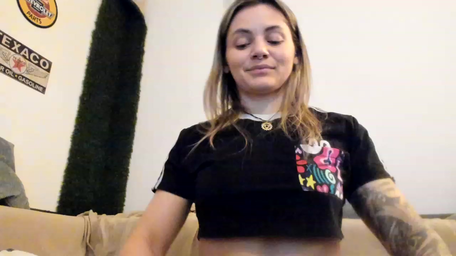 Gallery image thumbnail from PisuVamp_'s myfreecams stream on, 03/08/2023, 23:05 image 18 of 20