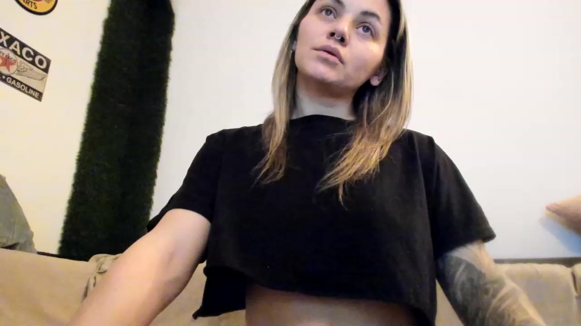 Gallery image thumbnail from PisuVamp_'s myfreecams stream on, 03/15/2023, 21:08 image 8 of 20