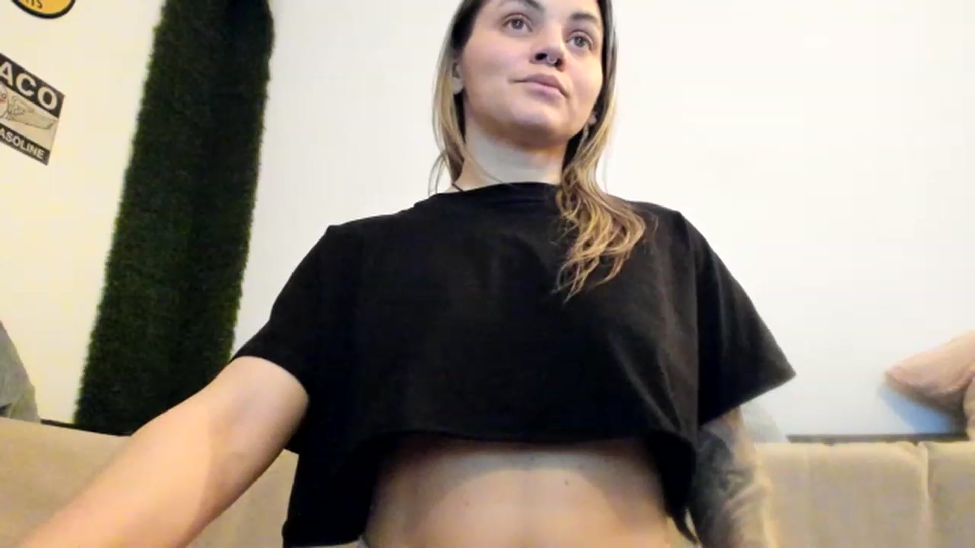 Gallery image thumbnail from PisuVamp_'s myfreecams stream on, 03/17/2023, 22:20 image 11 of 20