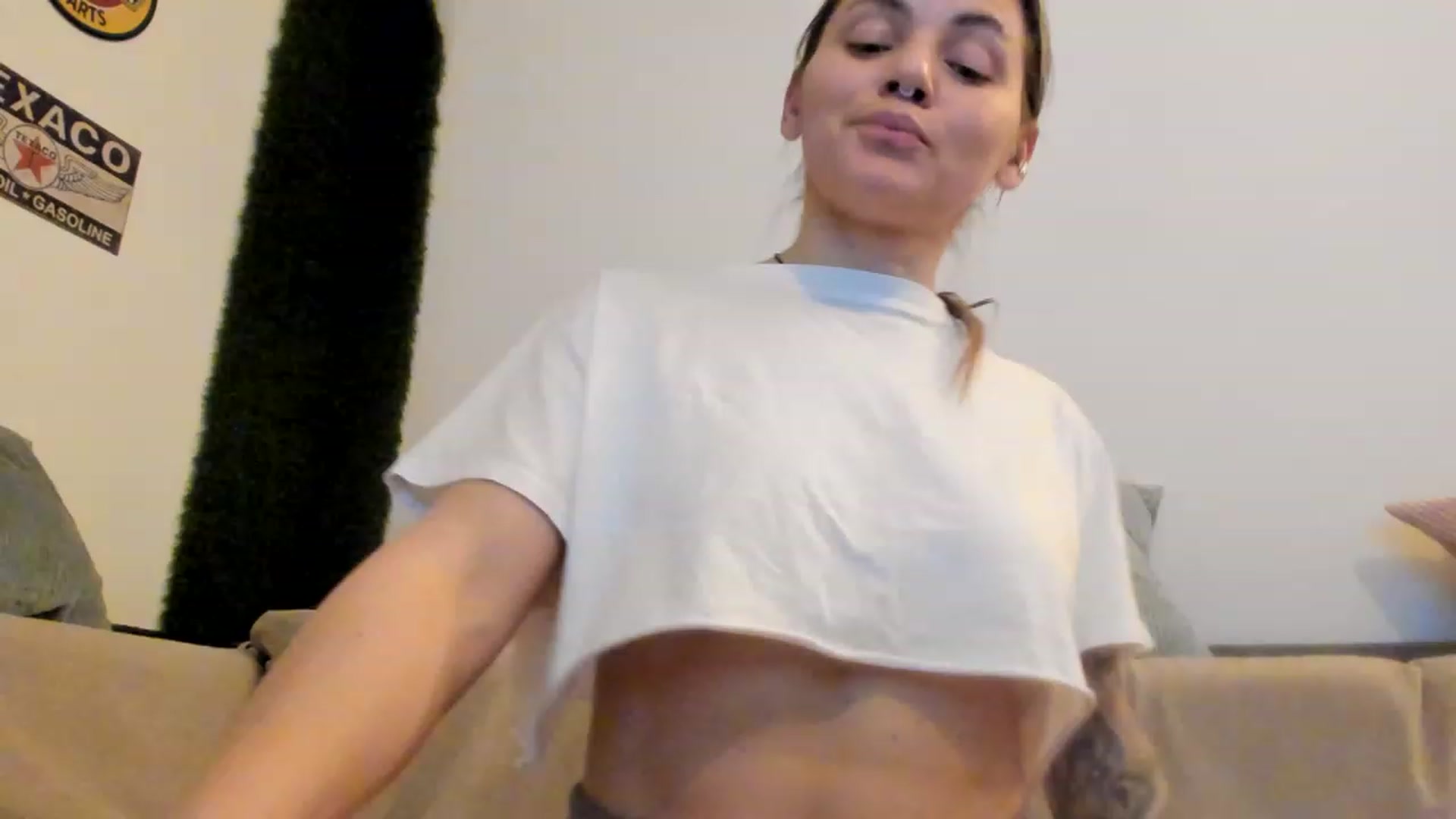 Gallery image thumbnail from PisuVamp_'s myfreecams stream on, 03/18/2023, 20:34 image 12 of 20