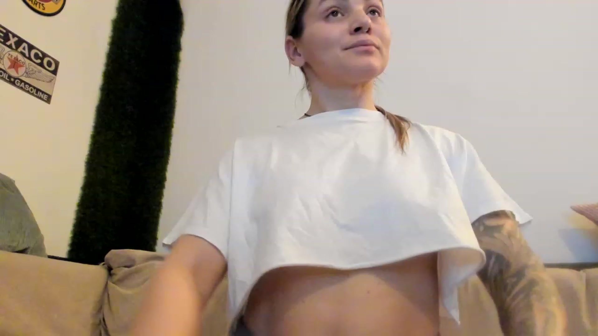 Gallery image thumbnail from PisuVamp_'s myfreecams stream on, 03/18/2023, 20:34 image 10 of 20