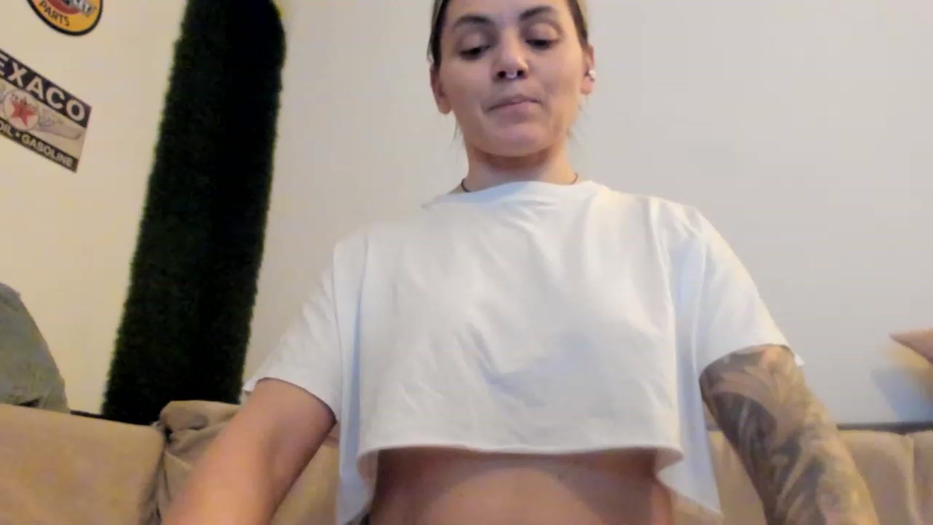Gallery image thumbnail from PisuVamp_'s myfreecams stream on, 03/18/2023, 20:34 image 3 of 20